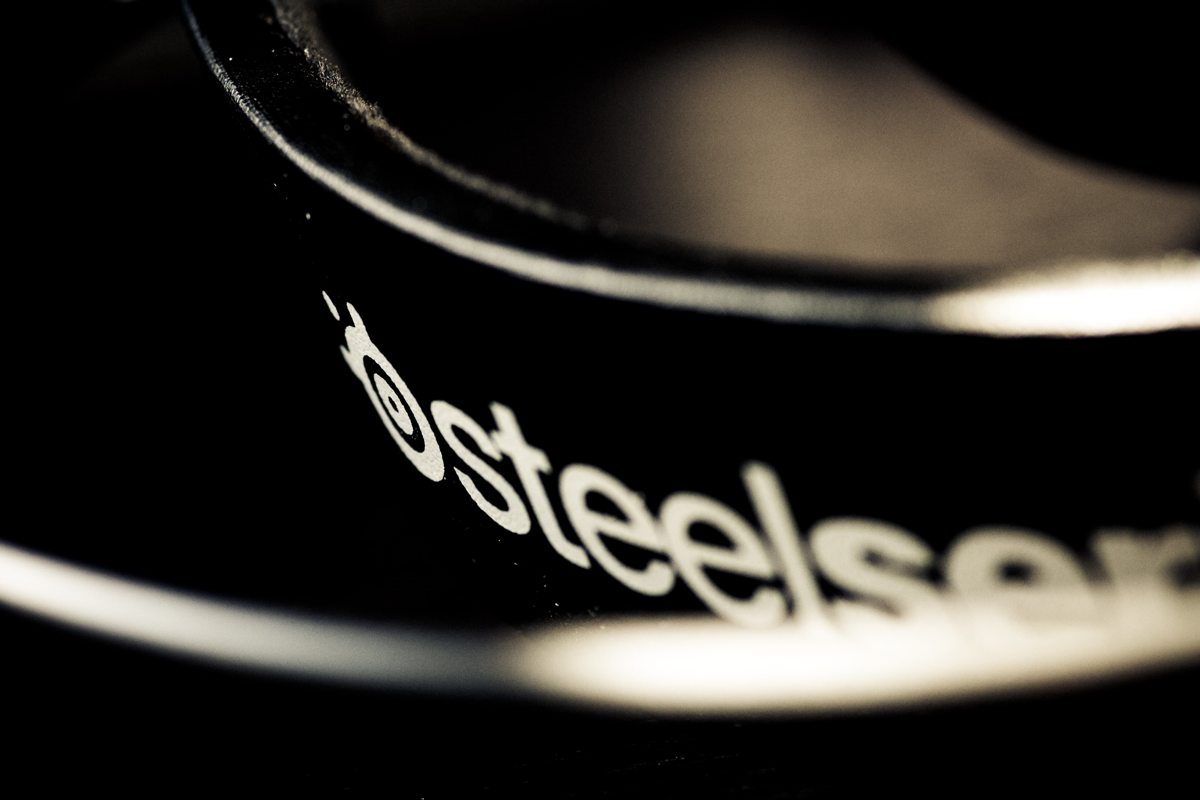technology, studio Shot, camera - Photographic Equipment, equipment, siberia, black, 4K, circle, no People, headset, backgrounds, single Object, pro gaming, HD Wallpaper
