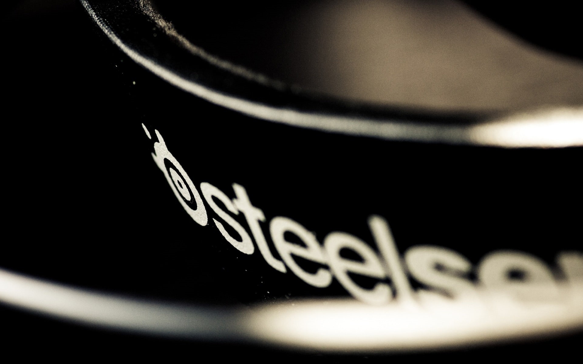 arts culture and entertainment, text, studio shot, photography themes, communication, brand, western script, single object, 1080P, steelseries, HD Wallpaper
