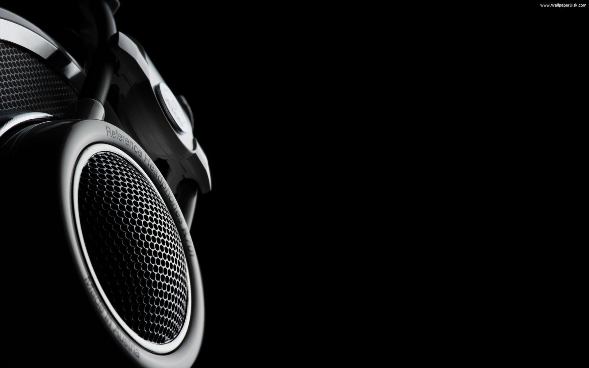 arts culture and entertainment, black, music, headphones, technology, indoors, studio shot, cut out, speaker, input device, audio equipment, sound recording equipment, HD Wallpaper