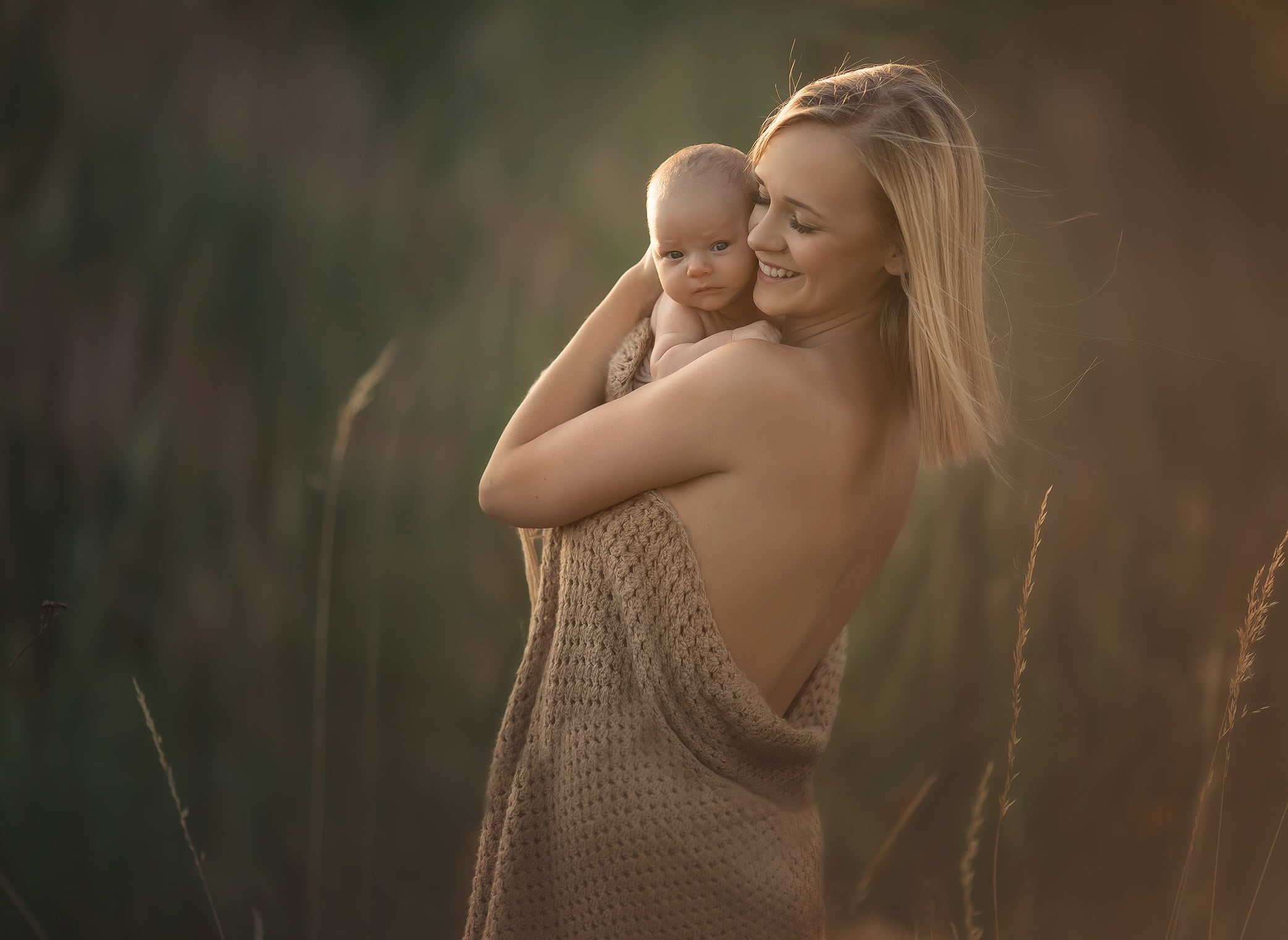 woman, Chudak Irena, 1080P, hugs, motherhood, baby, shawl, nature, back, mother, grass, mom, child, HD Wallpaper