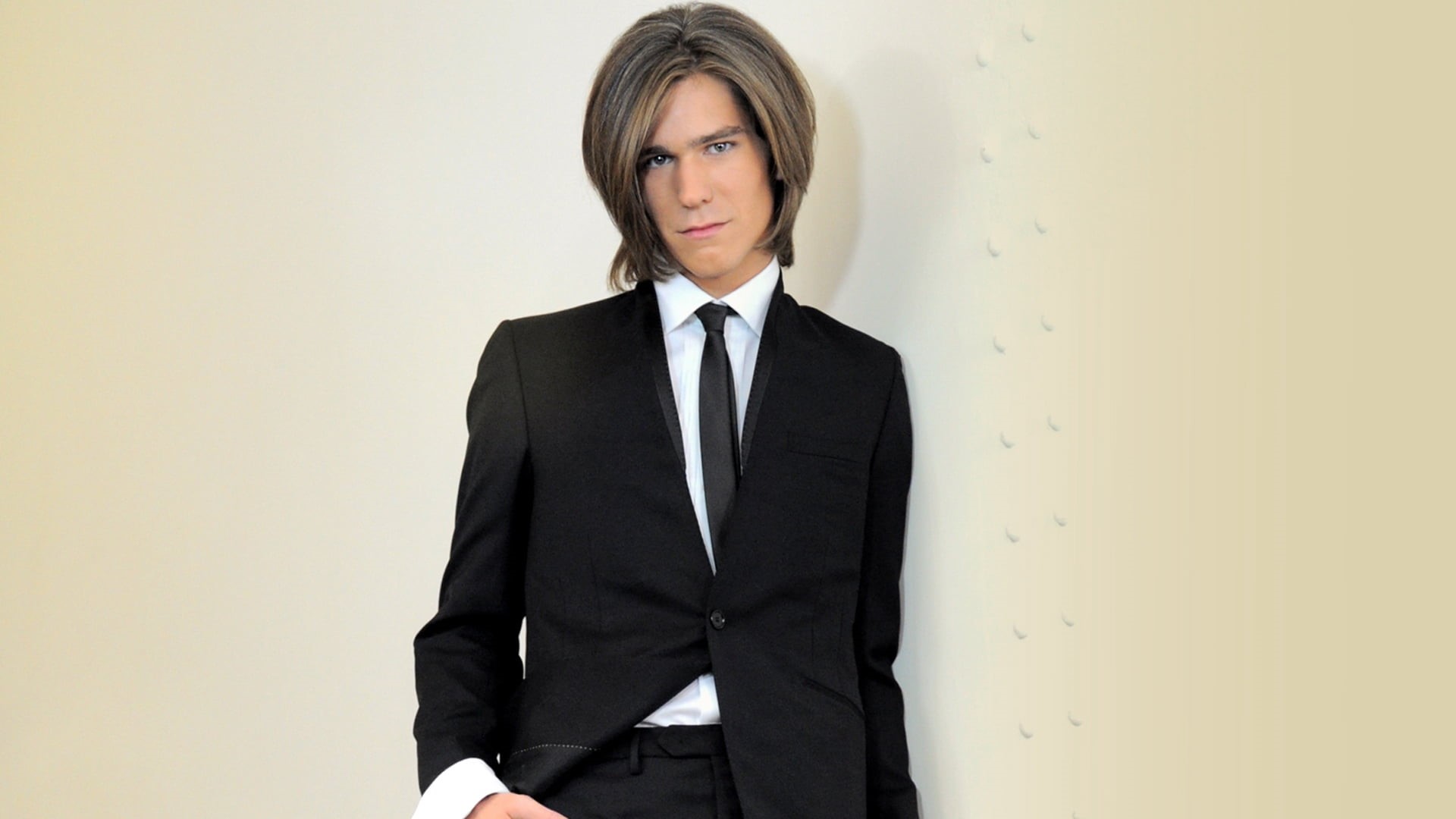 hairstyle, men, looking At Camera, waist Up, caucasian Ethnicity, haircut, businesswoman, standing, lapel, white Collar Worker, elegance, black, one Person, HD Wallpaper