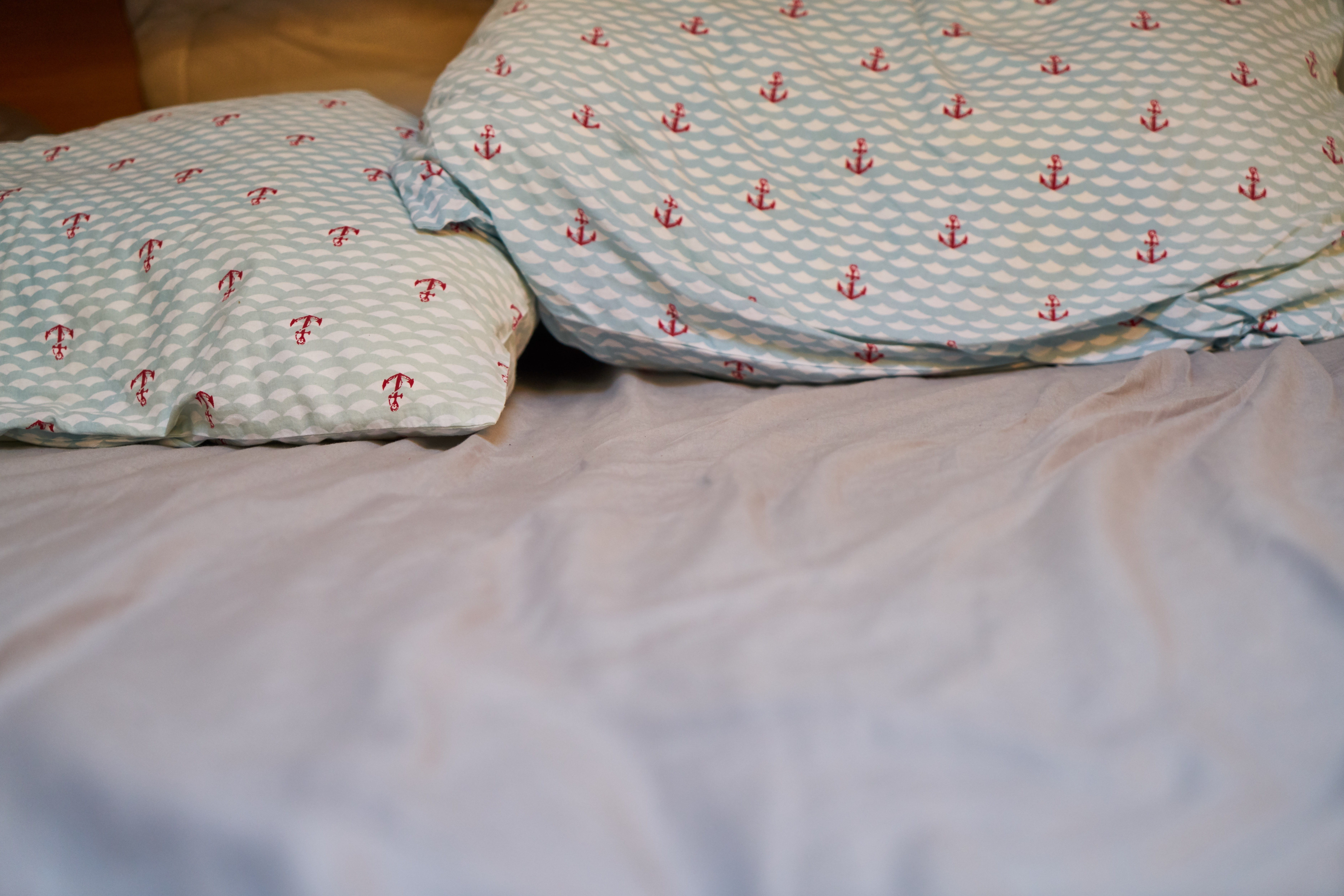 selective focus, bed, no people, the innocence, wake, draw, furniture, pillow, soft, cozy, textile, contemporary, wool, close-up, marriage, conceptual, HD Wallpaper