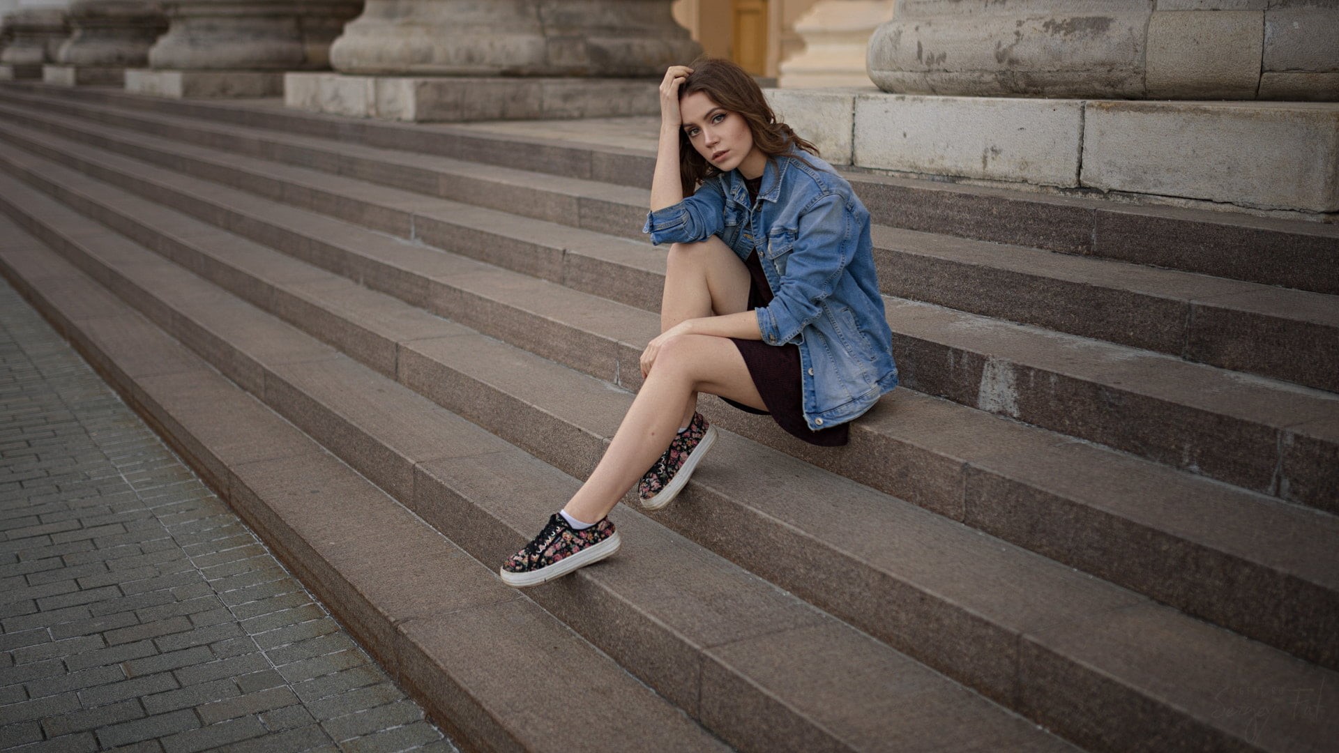 contemplation, women outdoors, looking, one person, stairs, young women, women, Ksenia Kokoreva, long hair, adolescence, full length, beautiful woman, beauty, HD Wallpaper