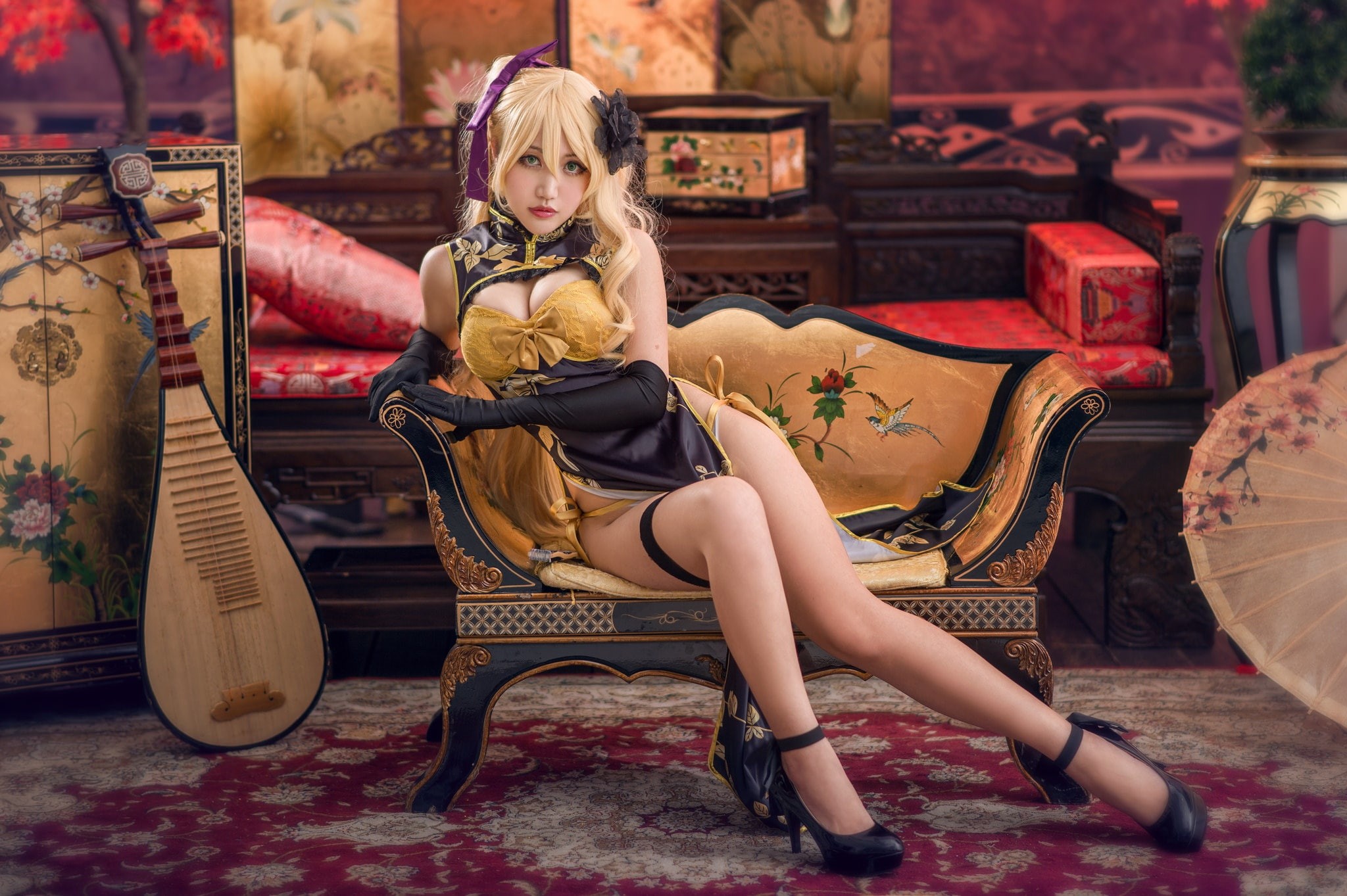 pose, lute, costume, look, curls, room, 1080P, furniture, black, carpet, sofa, shoes, musical instrument, blonde, outfit, feet, gloves, sexy, chest, interior, HD Wallpaper