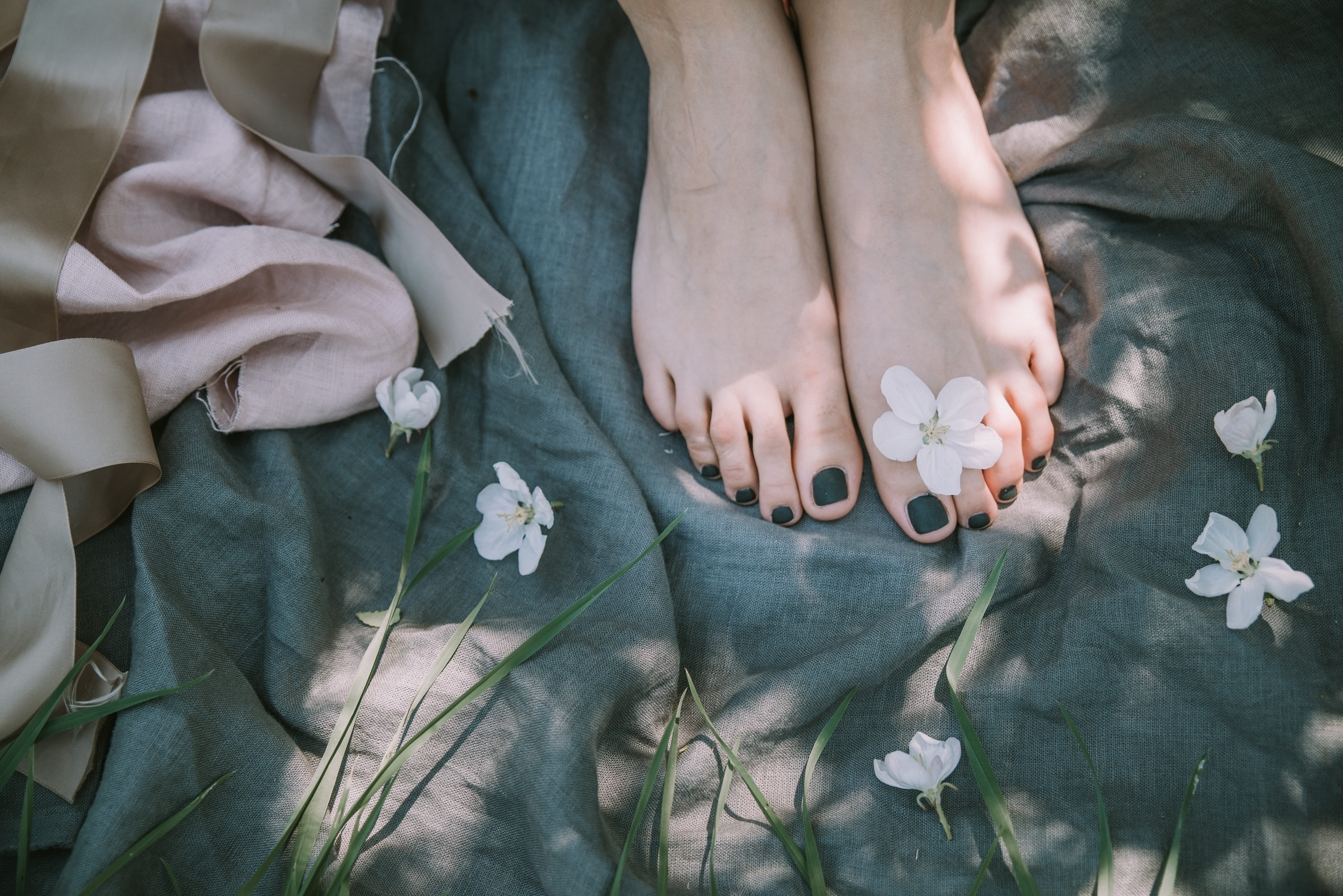 porch, finger, hand, clothing, high angle view, people, adult, crystal, person, flower, lifestyles, pants, accessories, human leg, 5K, accessory, low section, HD Wallpaper