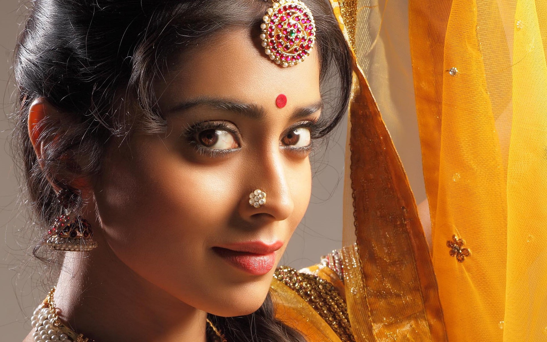 Shriya Saran, bollywood, s, women, saran, silver, 1080P, shriya, earring, pink, HD Wallpaper