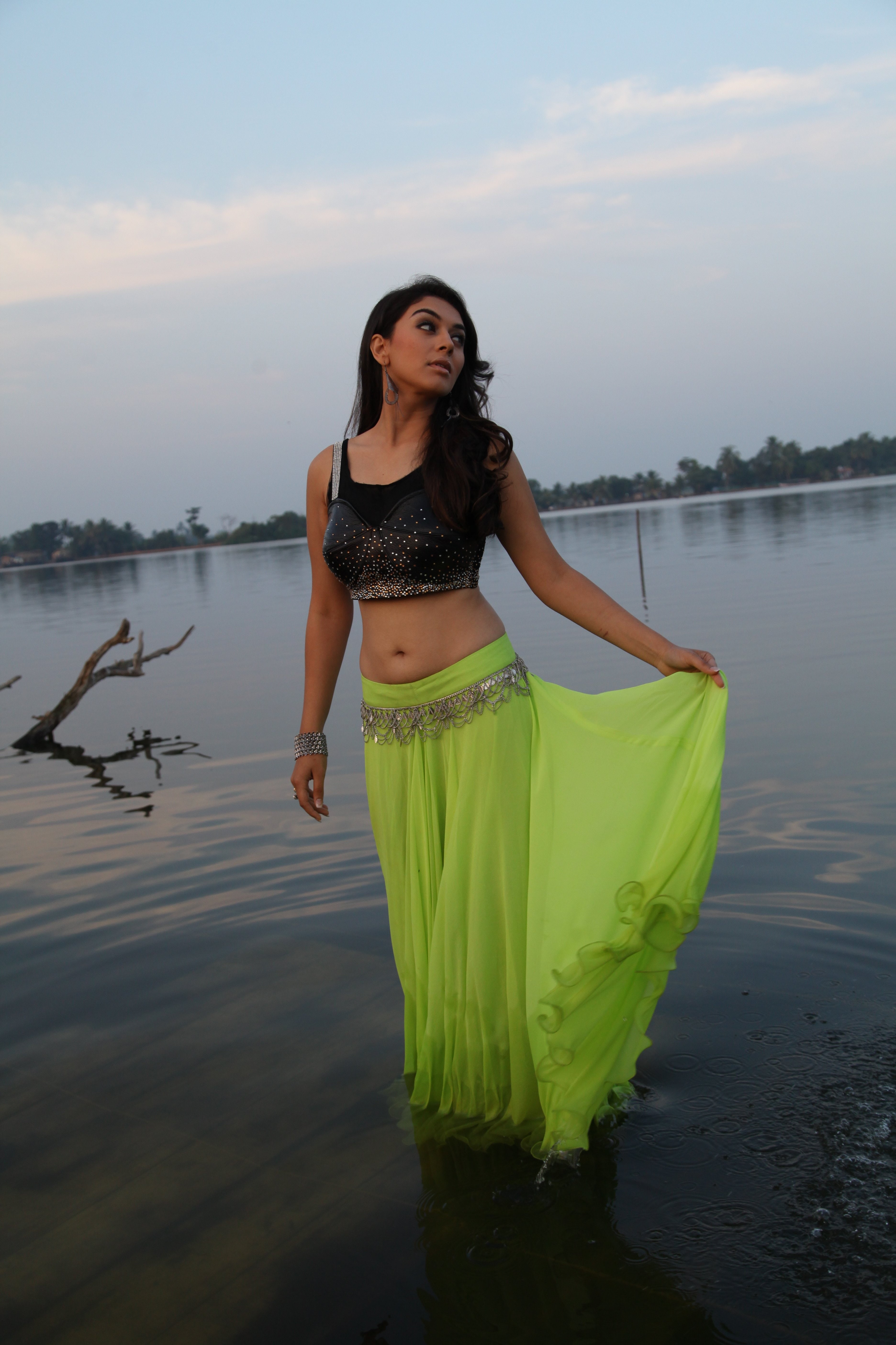 5K, actress, indian, hansika, Phone HD Wallpaper