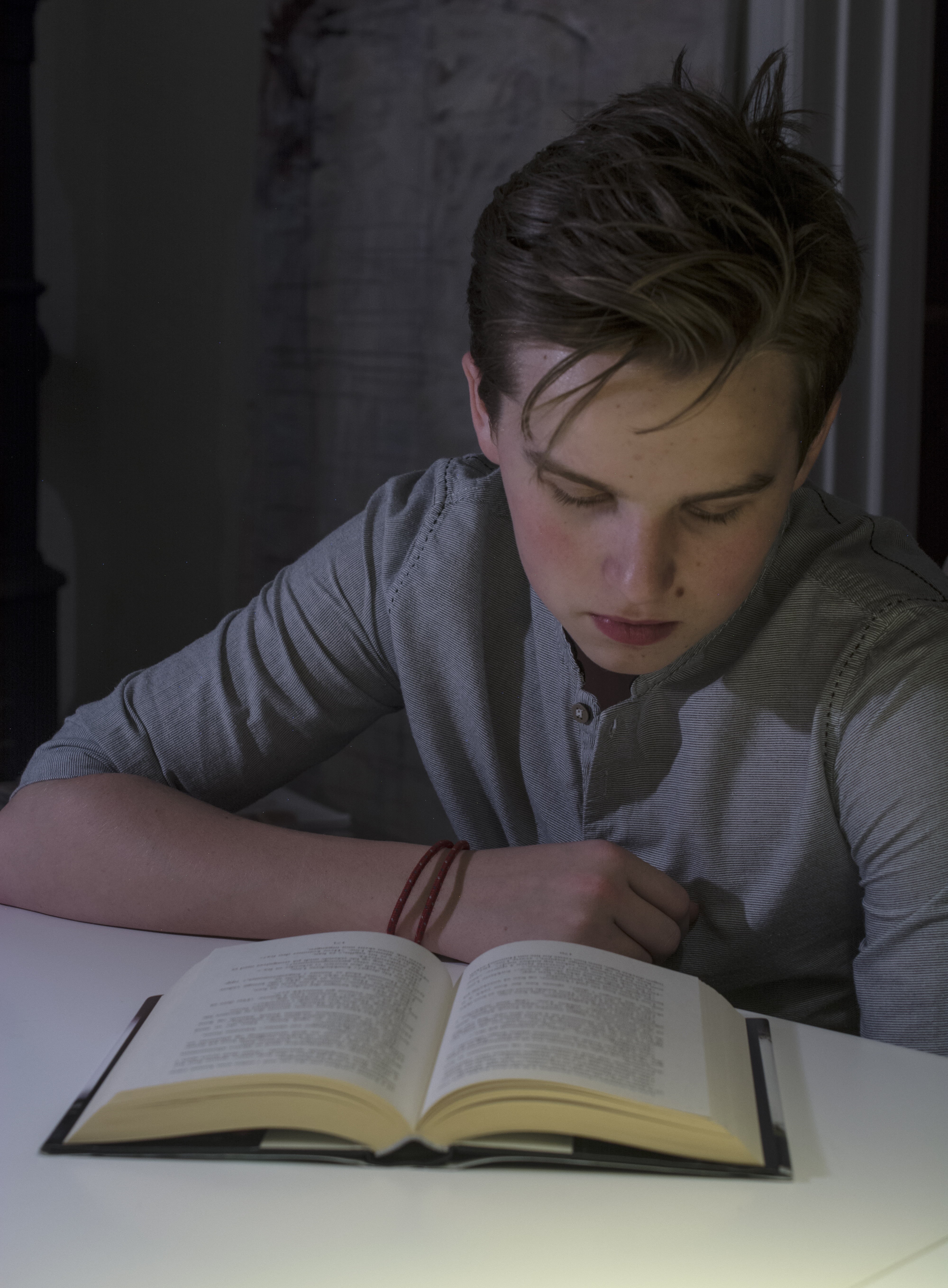 grade, indoors, leisure activity, book, shirt, person, one Person, boy, concentration, lifestyles, school, schoolchildren, casual clothing, young adult, Phone HD Wallpaper