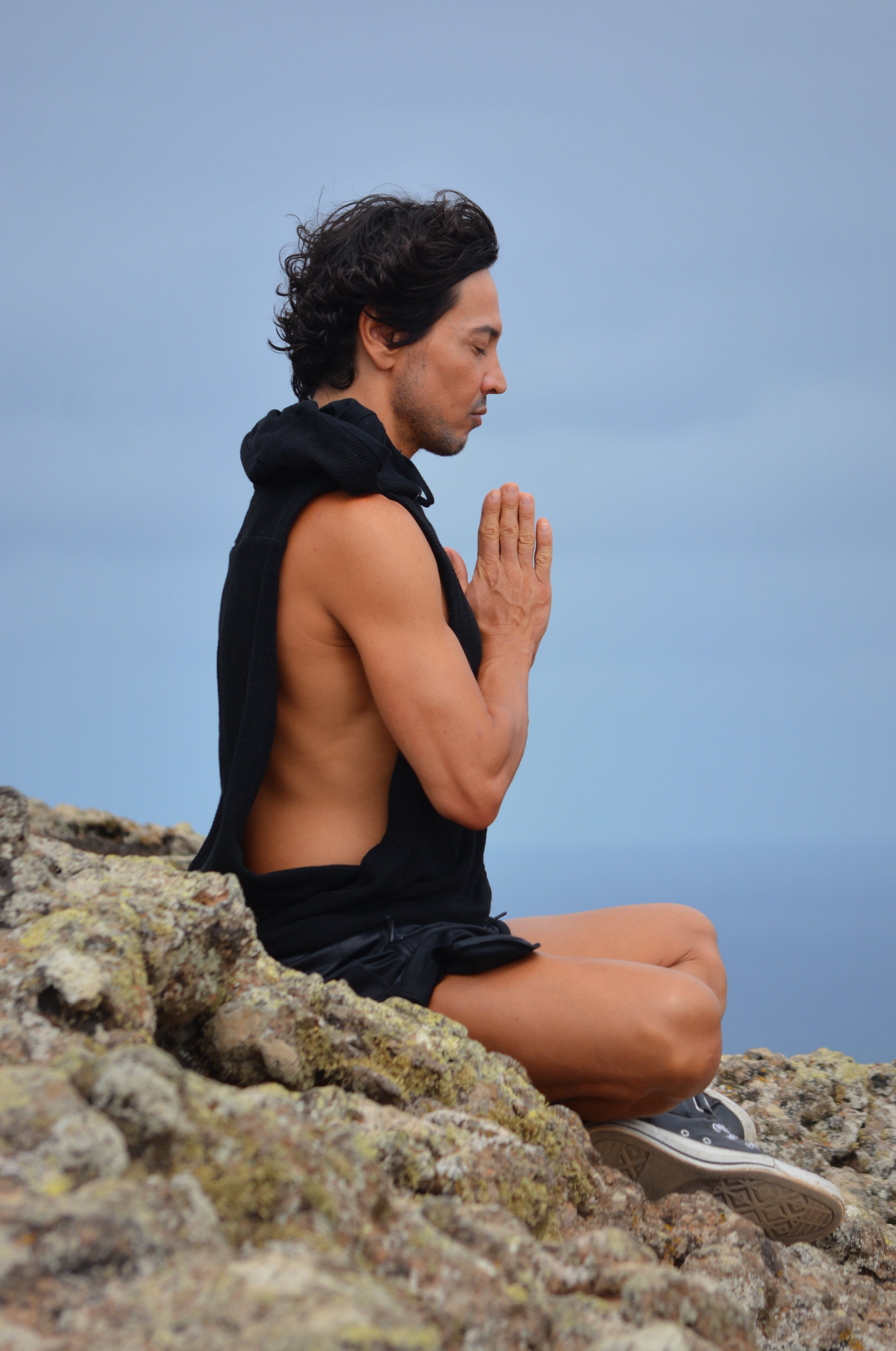 4K, contemplation, one Person, serenity, rock - Object, people, man, peaceful, attention, adults Only, meditation, solid, relaxation, boulder, outdoors, Phone HD Wallpaper