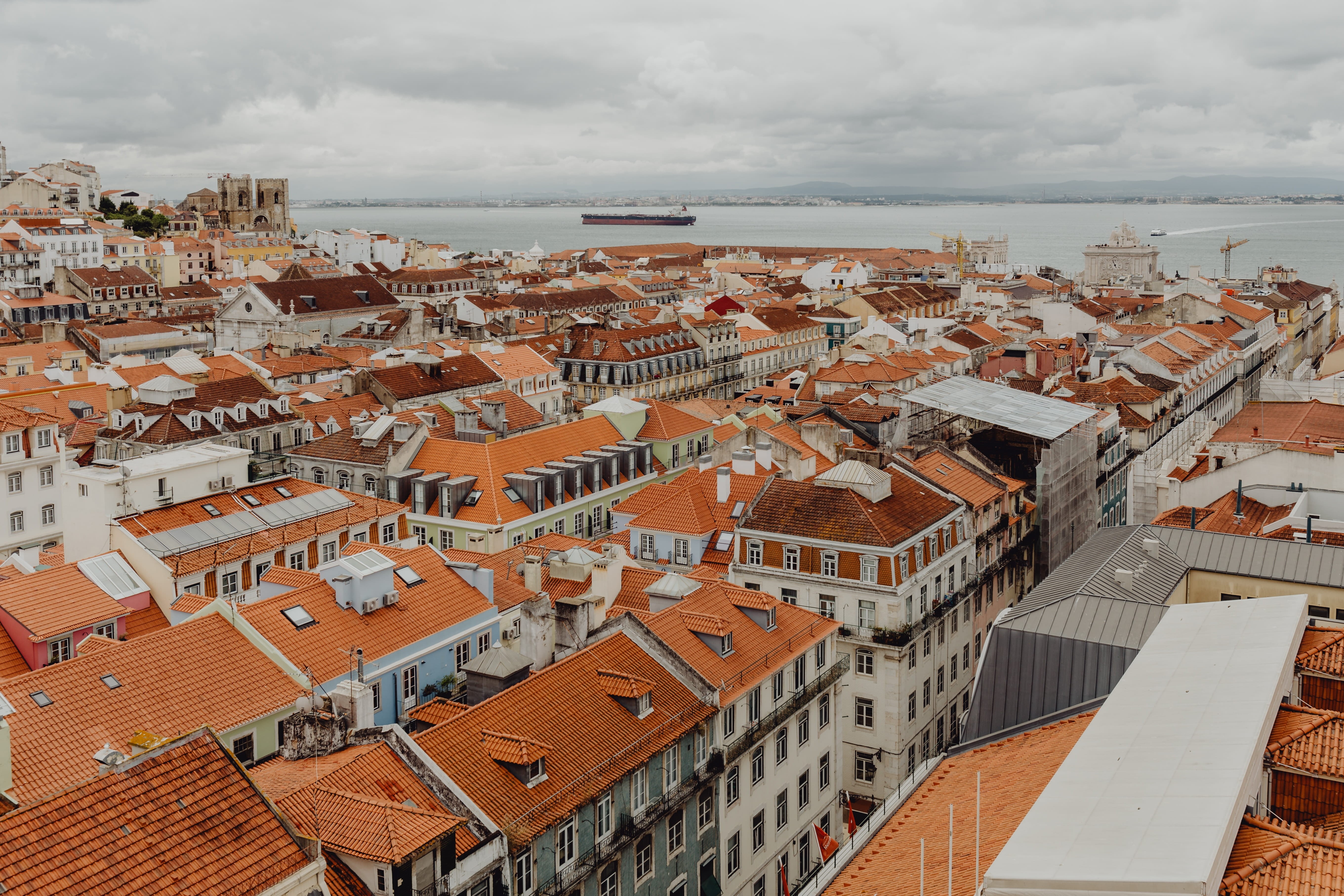 outdoors, crowd, old town, water, day, high angle view, crowded, Europe, 5K, building exterior, sky, urban, lisboa, sea, residential district, portugal, HD Wallpaper