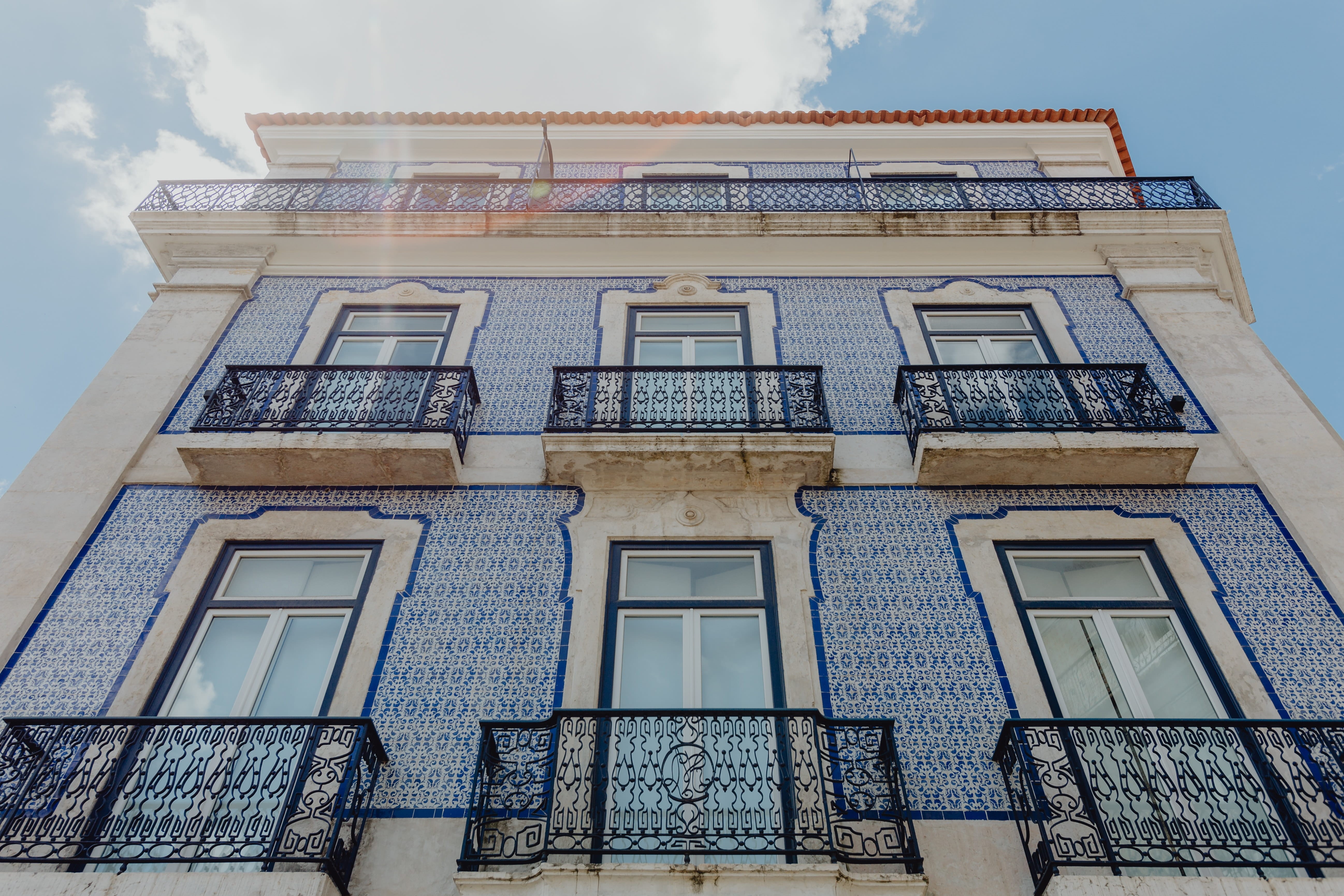 reflection, window, lisbon, town, residential district, building, no people, building exterior, built structure, day, nature, glass - material, colorful, HD Wallpaper