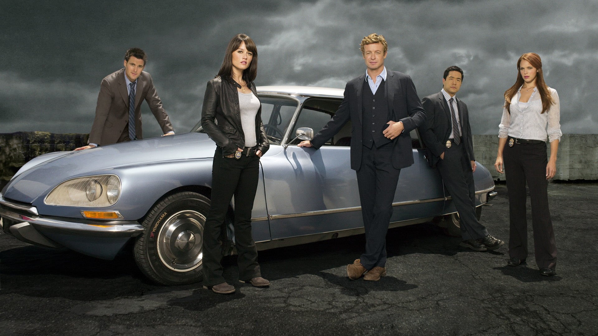 owain yeoman, Simon Baker, adult, luxury, the mentalist, business person, Teresa Lisbon, group of people, car, full length, travel, people, Tim Kang, businessman, HD Wallpaper