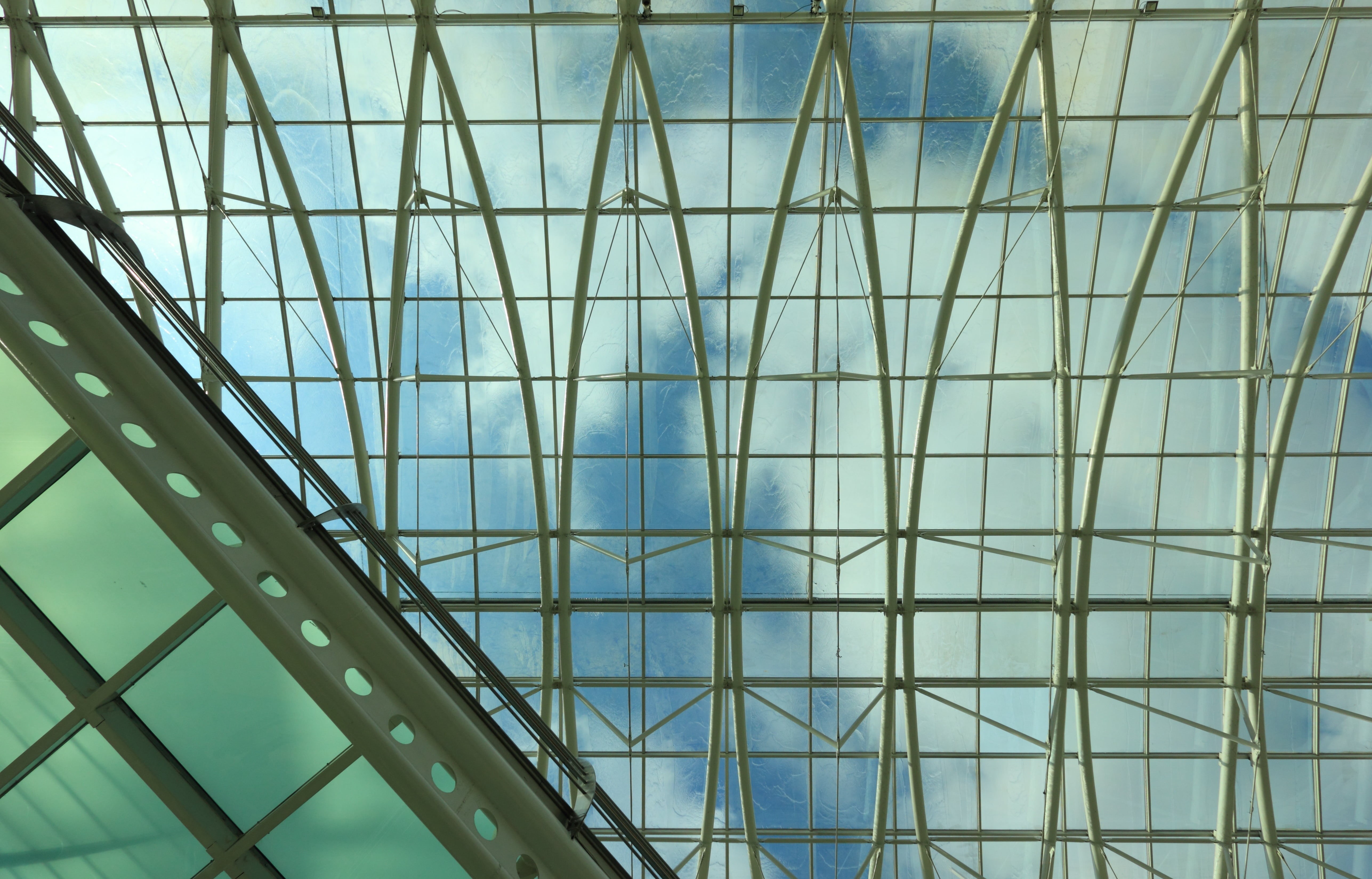 full frame, portugal, abstract, 5K, roof, skylight, office building exterior, modern, nature, lisbon, vasco da gama, reflection, ceiling, business, green, HD Wallpaper