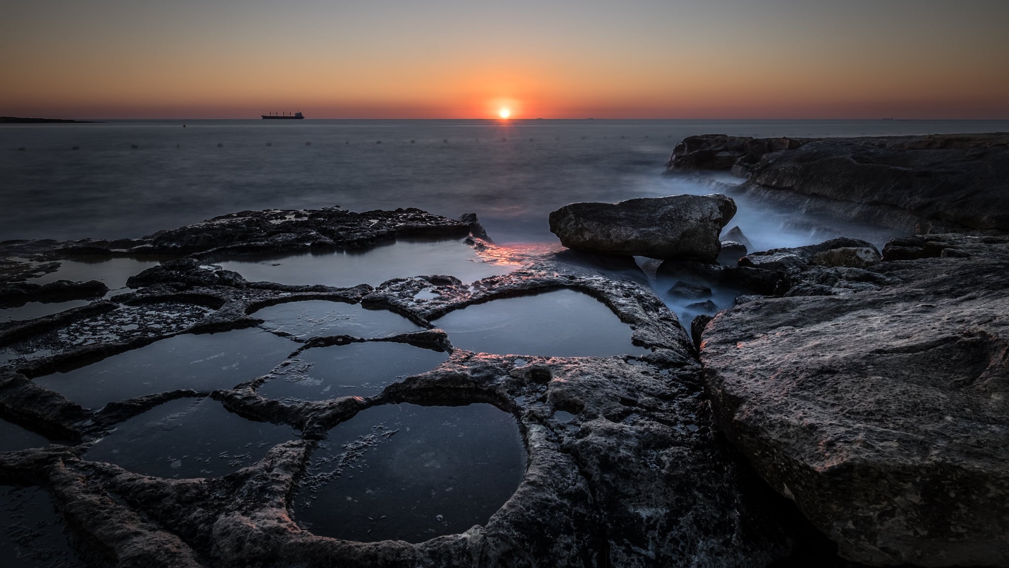 Seascape, reflections, sea, close up, photography, MT, landscape, golden, clouds, beach, dusk, tumas, black rock, thomas  long, travel, europe, Marsaskala, HD Wallpaper