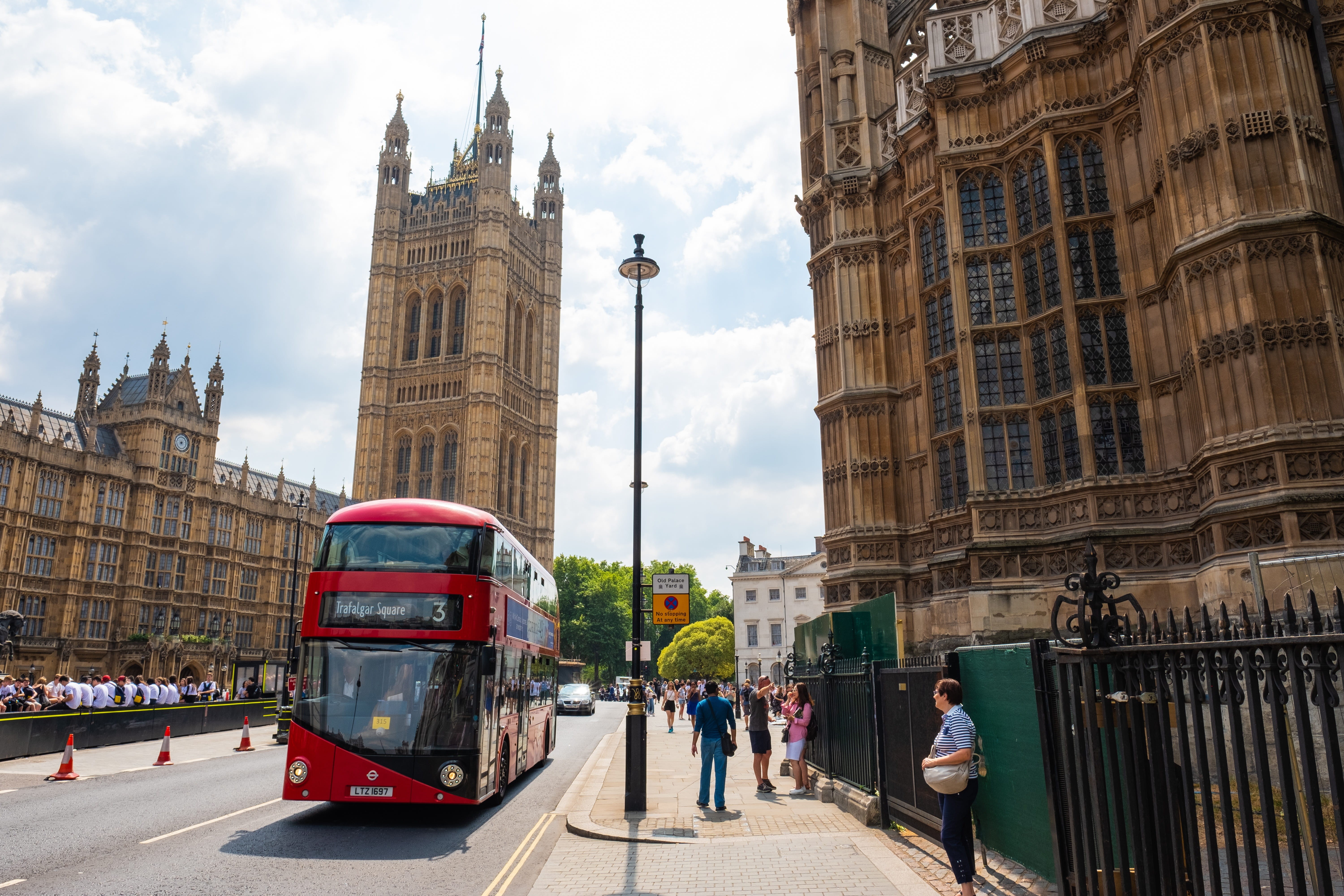 tower, group of people, transportation, abbey, travel, london, government, landmark, outdoors, street, tourism, cloud - sky, double-decker bus, famous, HD Wallpaper