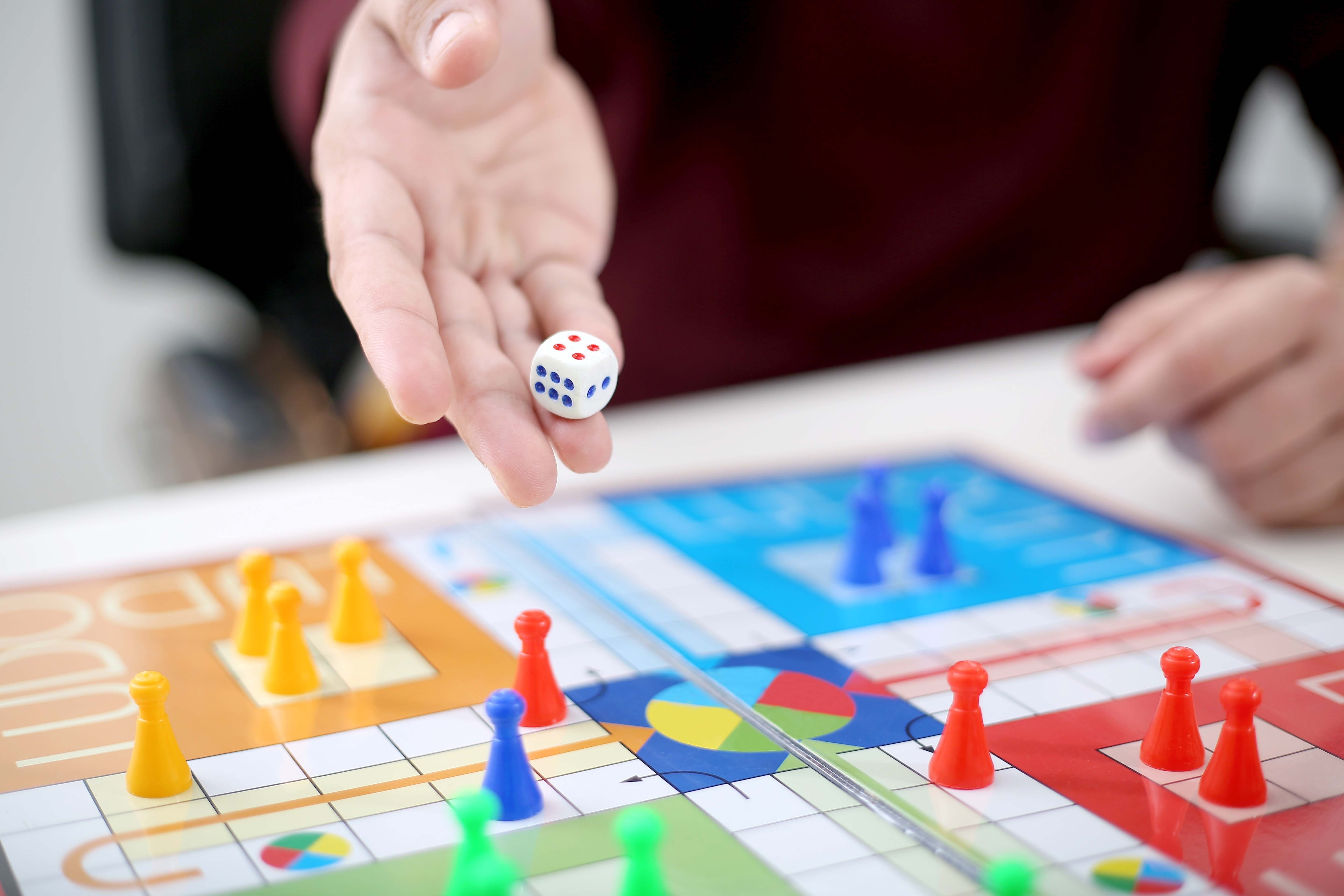 playing, game, 5K, man, selective focus, loser, adult, fun, leisure games, people, finger, indoors, hand, cube, chance, close-up, green, family, play, HD Wallpaper