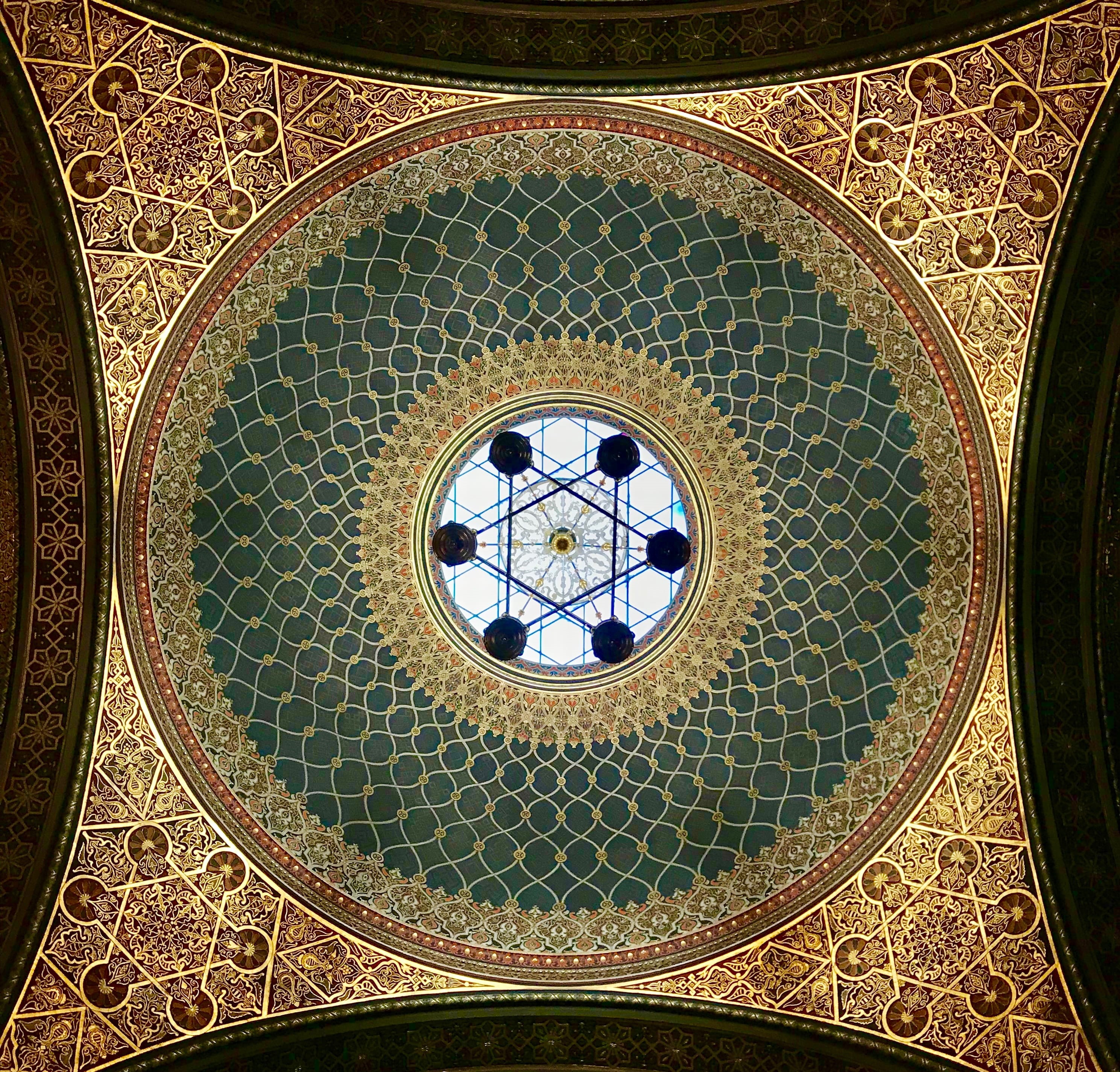 rug, indoors, low angle view, arched, shape, place of worship, built structure, mosaic, no people, floral pattern, vault ceiling, design, cupola, synagogue, HD Wallpaper