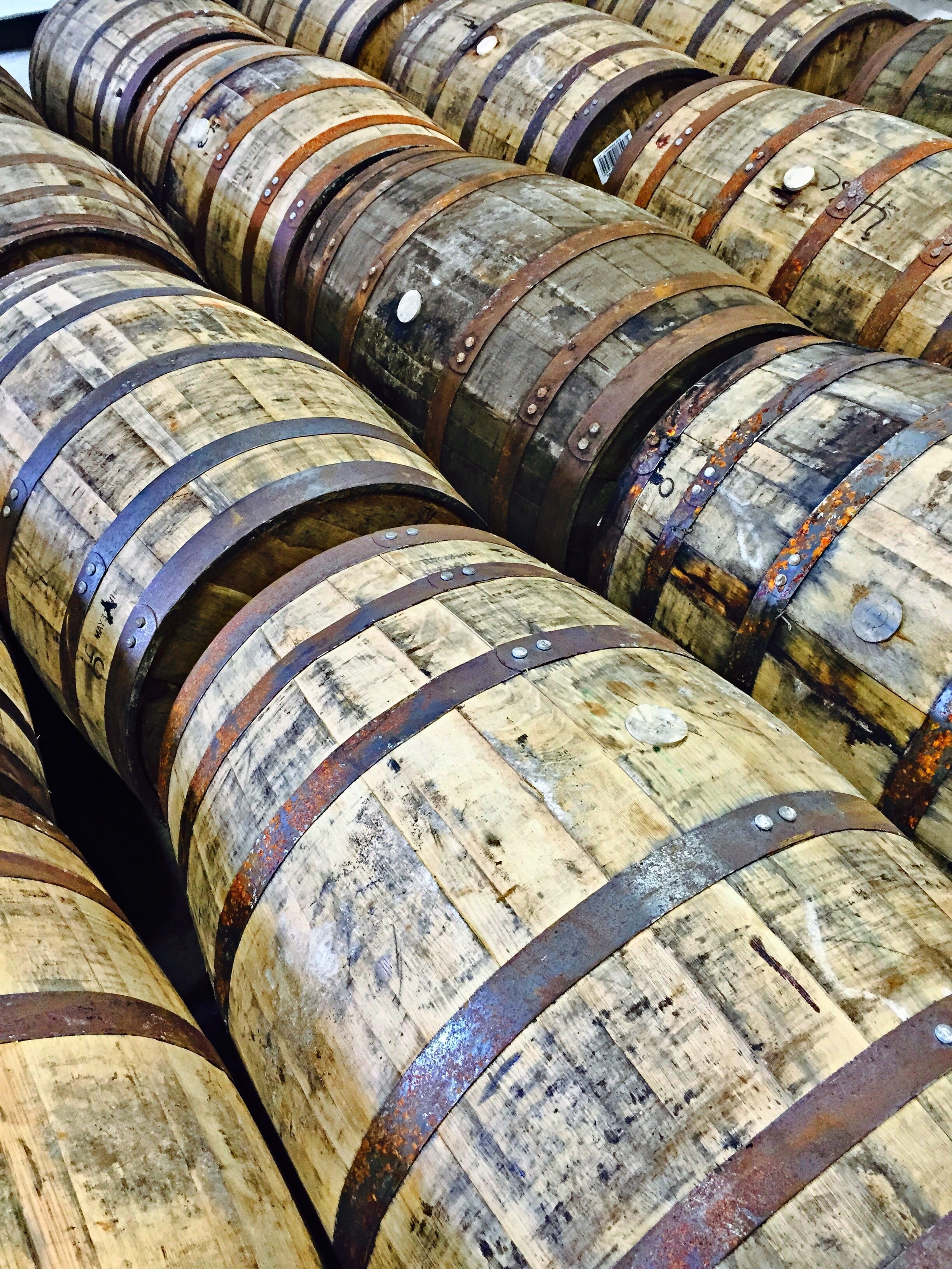 wine cellar, distillery, single malt, 2K, wine, whiskey barrels, wood - material, container, abundance, whisky, cylinder, large group of objects, refreshment, Phone HD Wallpaper