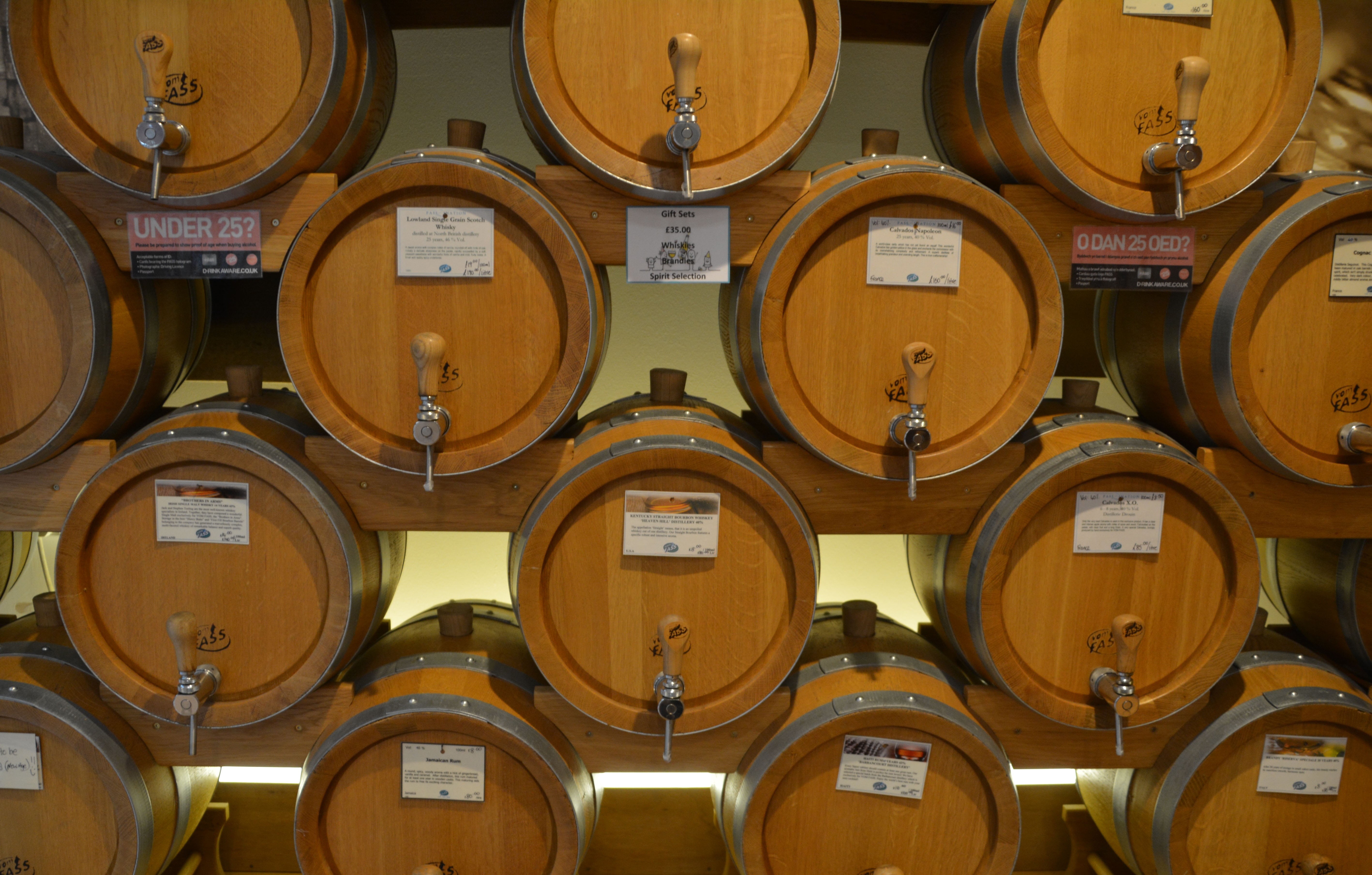 wine, vintage, wood - material, beverage, wine making, flavor, abundance, wooden, wood, large group of objects, liquor, alcohol, whisky, winery, cool, cask, HD Wallpaper