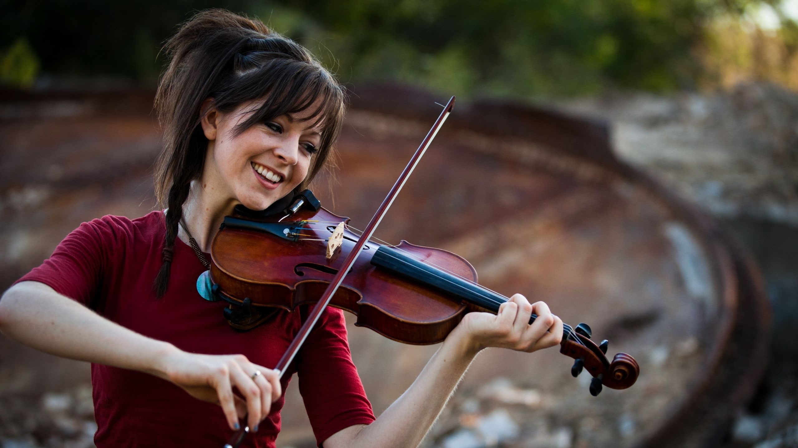 playing, violinist, one person, women, front view, holding, focus on foreground, 2K, Lindsey Stirling, string instrument, arts culture and entertainment, HD Wallpaper