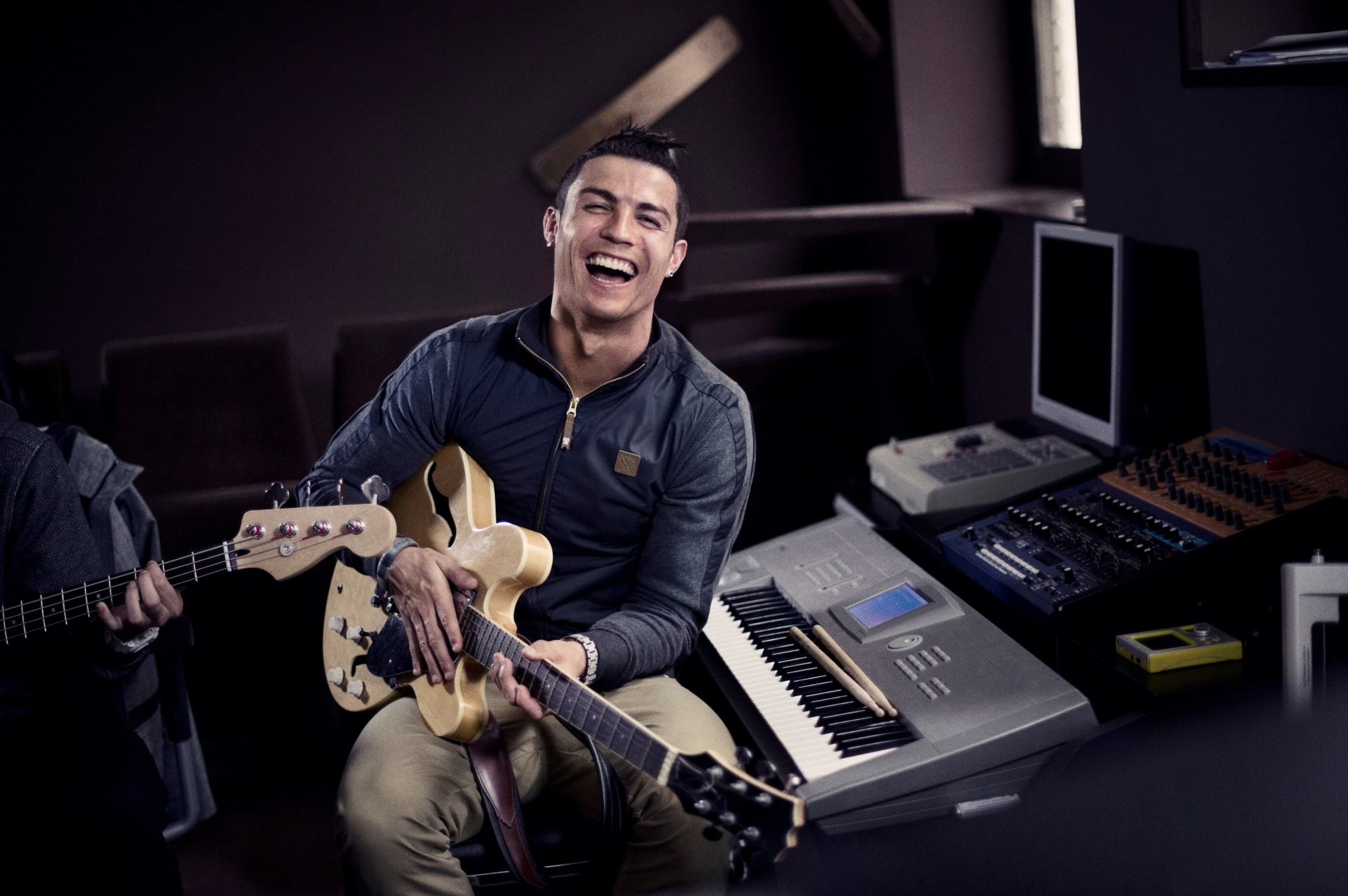 smiling, 1080P, technology, music, indoors, artist, plucking an instrument, young adult, performance, recording studio, musician, musical equipment, one person, HD Wallpaper