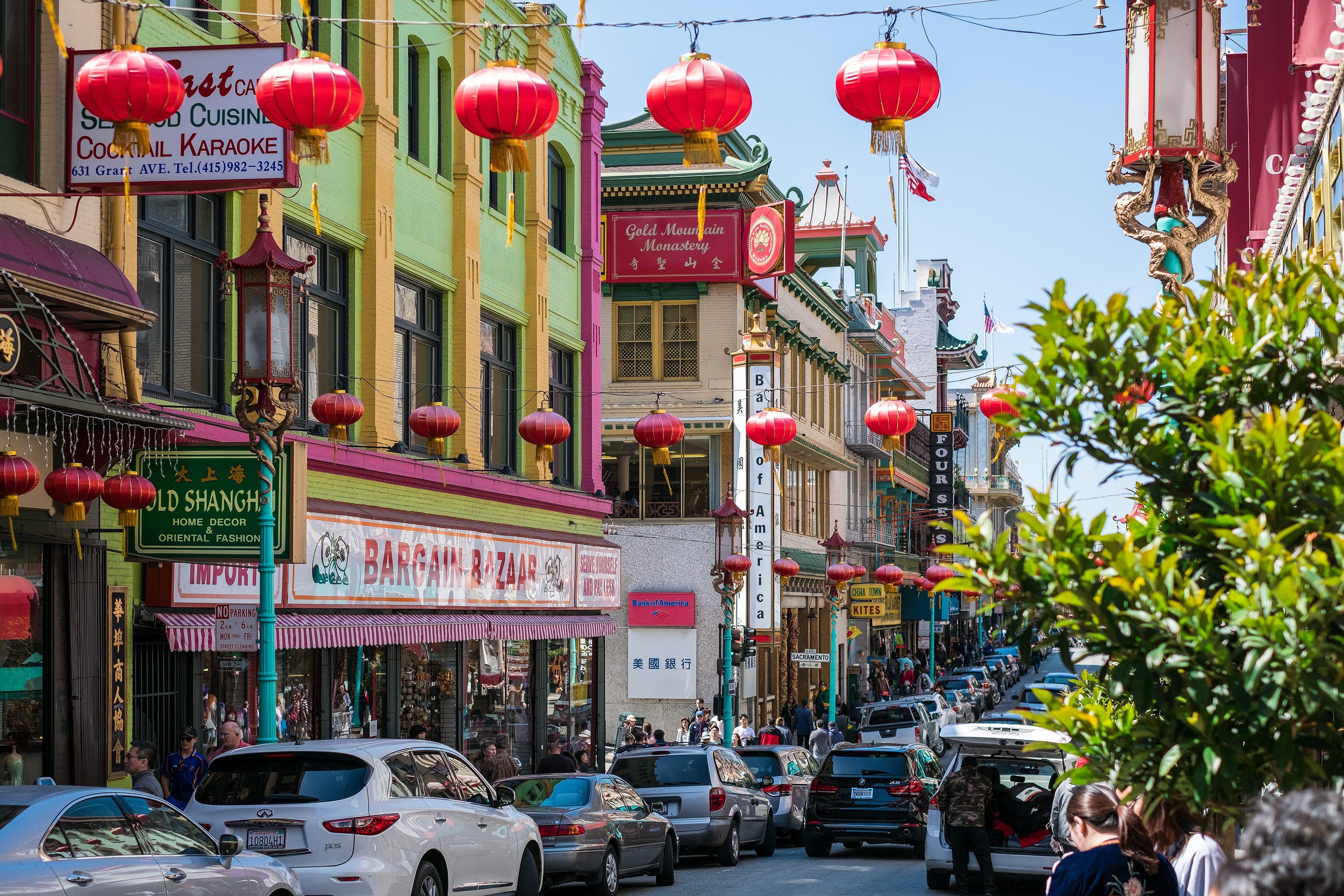 lamps, building, day, green, 2K, outdoors, city street, plant, city, building exterior, built structure, united states, san francisco, china.town, chinese lantern, HD Wallpaper