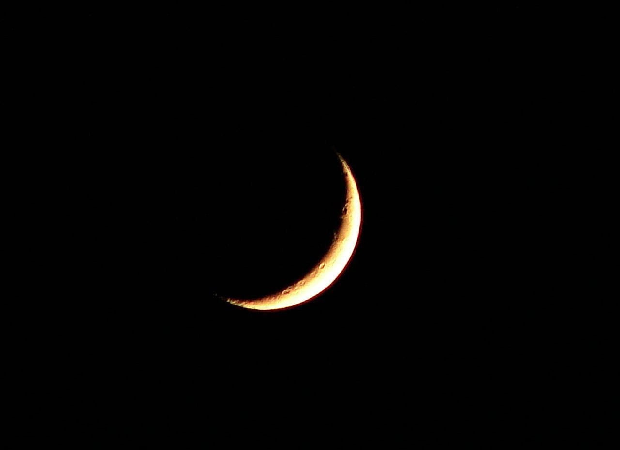 beauty in nature, first quarter, moonlight, tranquility, celestial, close-up, lunar, natural phenomenon, night, 720P, nature, copy space, black background, HD Wallpaper