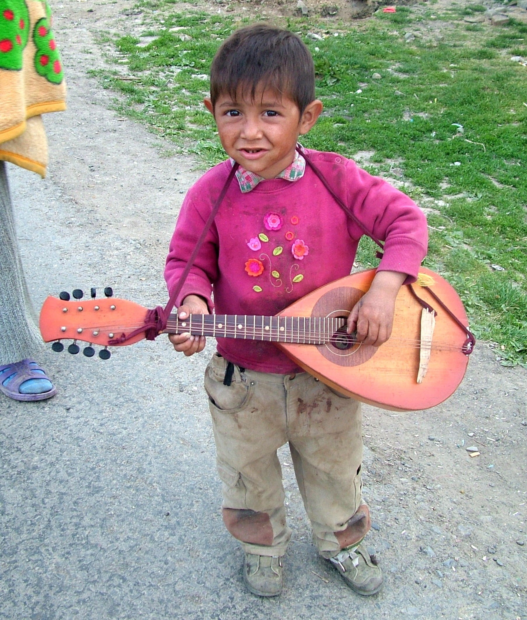 one person, child, playing, musical instrument, portrait, children, standing, outdoors, gypsies, musician, childhood, casual clothing, transcarpathia, real people, Phone HD Wallpaper
