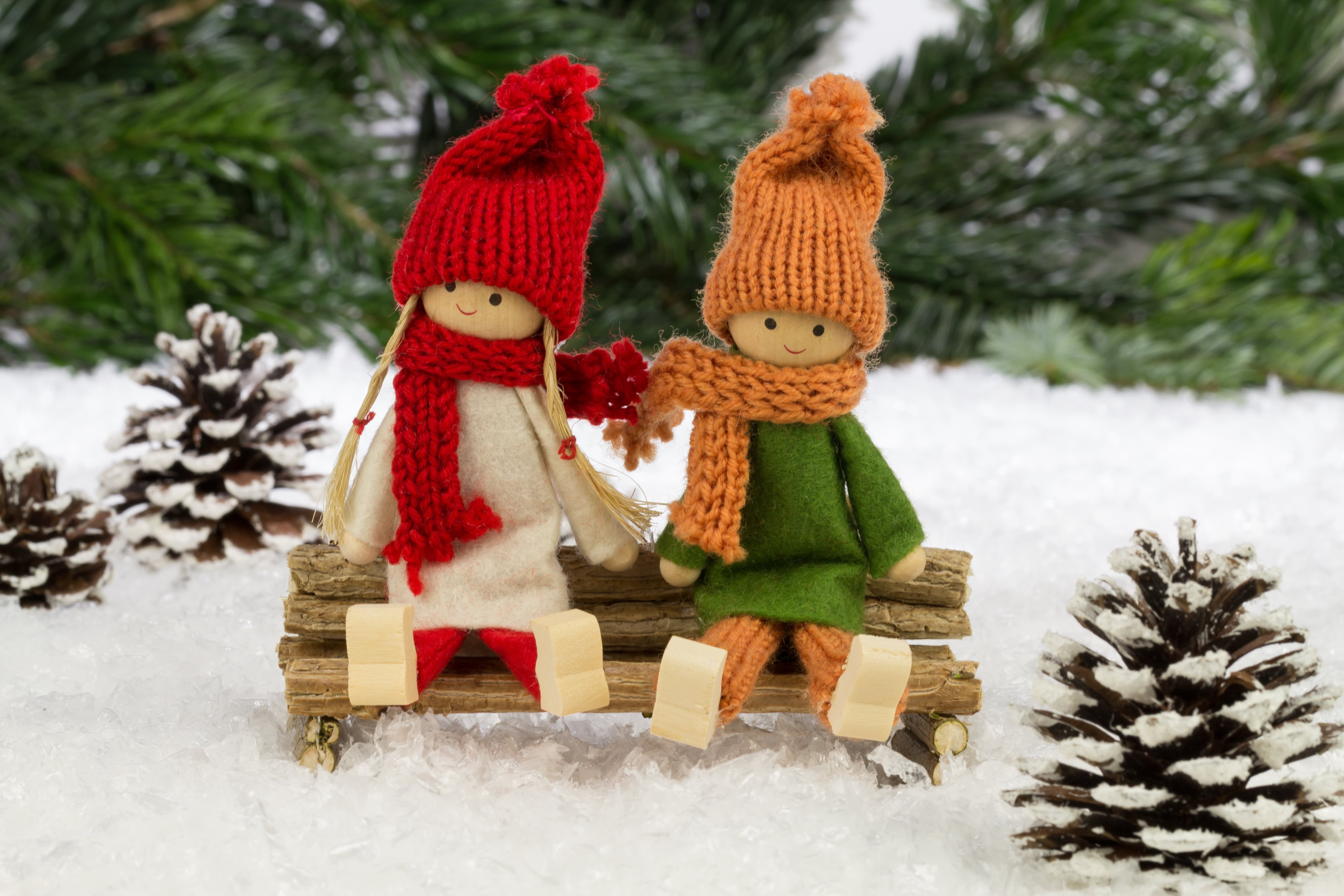 New year, dolls, season, tree, star Shape, rag, cold - Temperature, humor, nature, backgrounds, doll, pine Tree, male likeness, winter, ornaments, warm clothing, HD Wallpaper