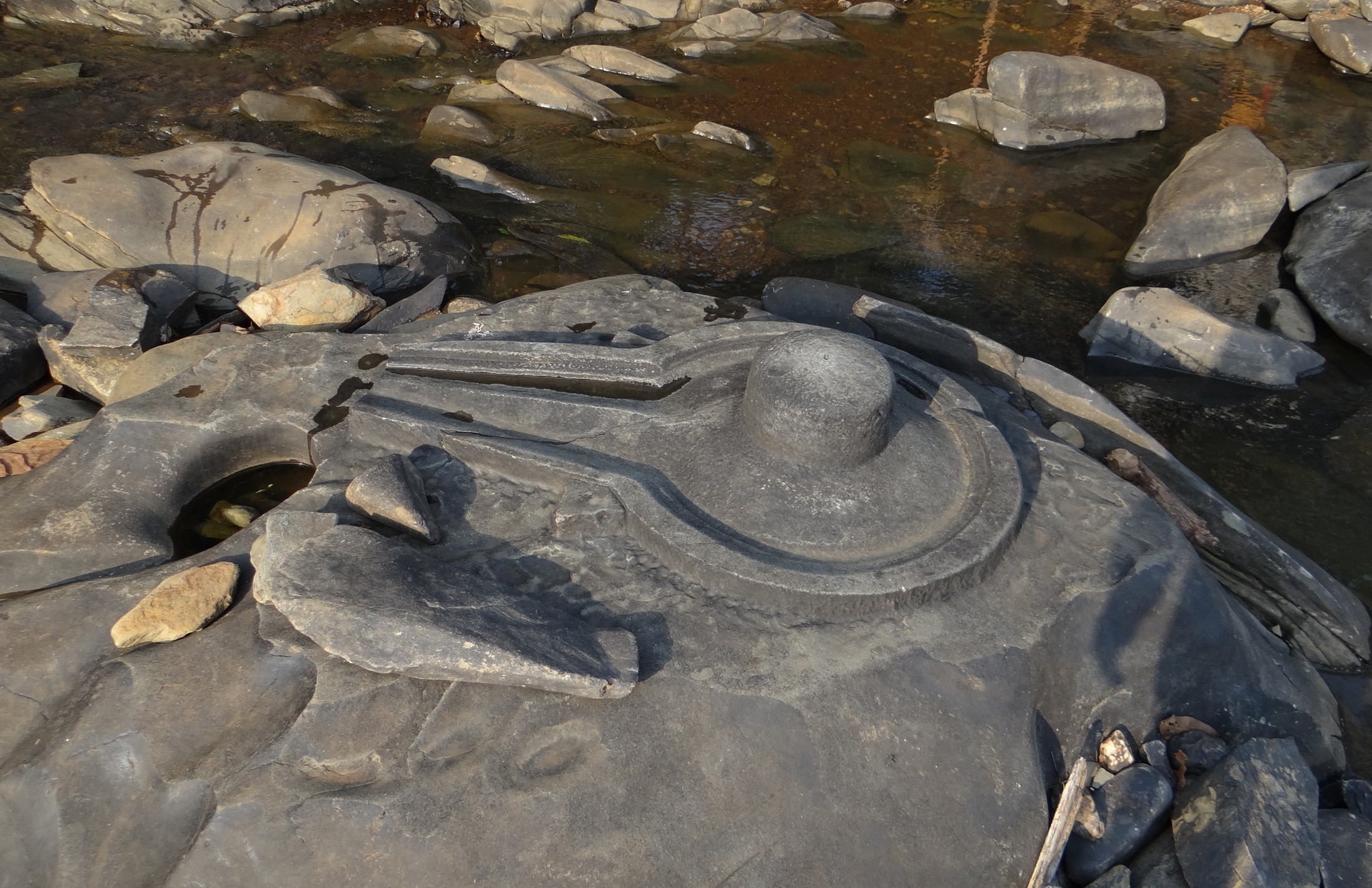 hinduism, stone - object, symbol, old, outdoors, spirituality, beach, environment, shalmala, nature, stone, religion, no people, rock formation, land, spiritual, HD Wallpaper