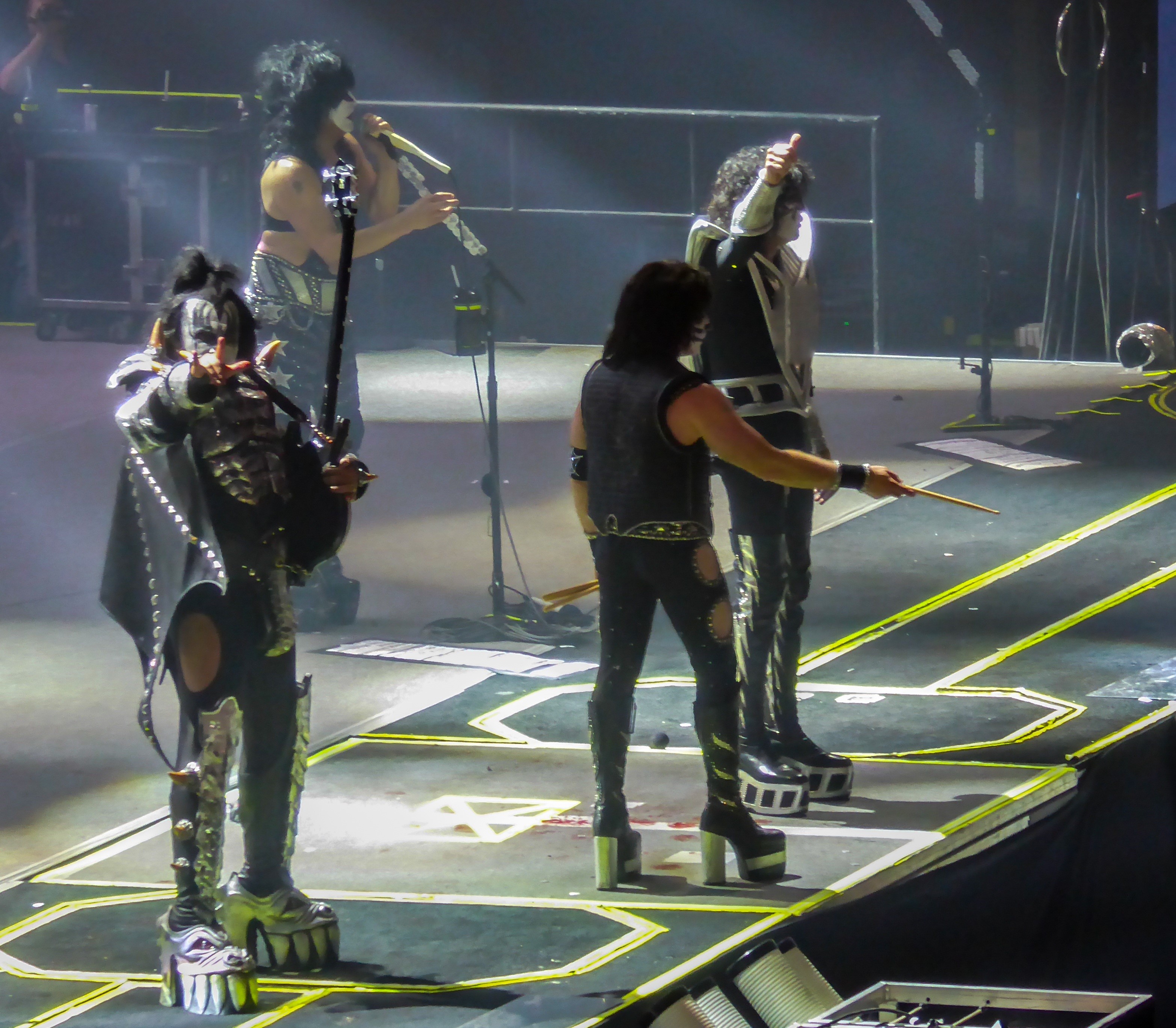 heavy metal, sport, activity, real people, metal, pose, 2K, mast, concert, rock, kiss, illuminated, gene simmons, kiss army, group of people, holding, HD Wallpaper