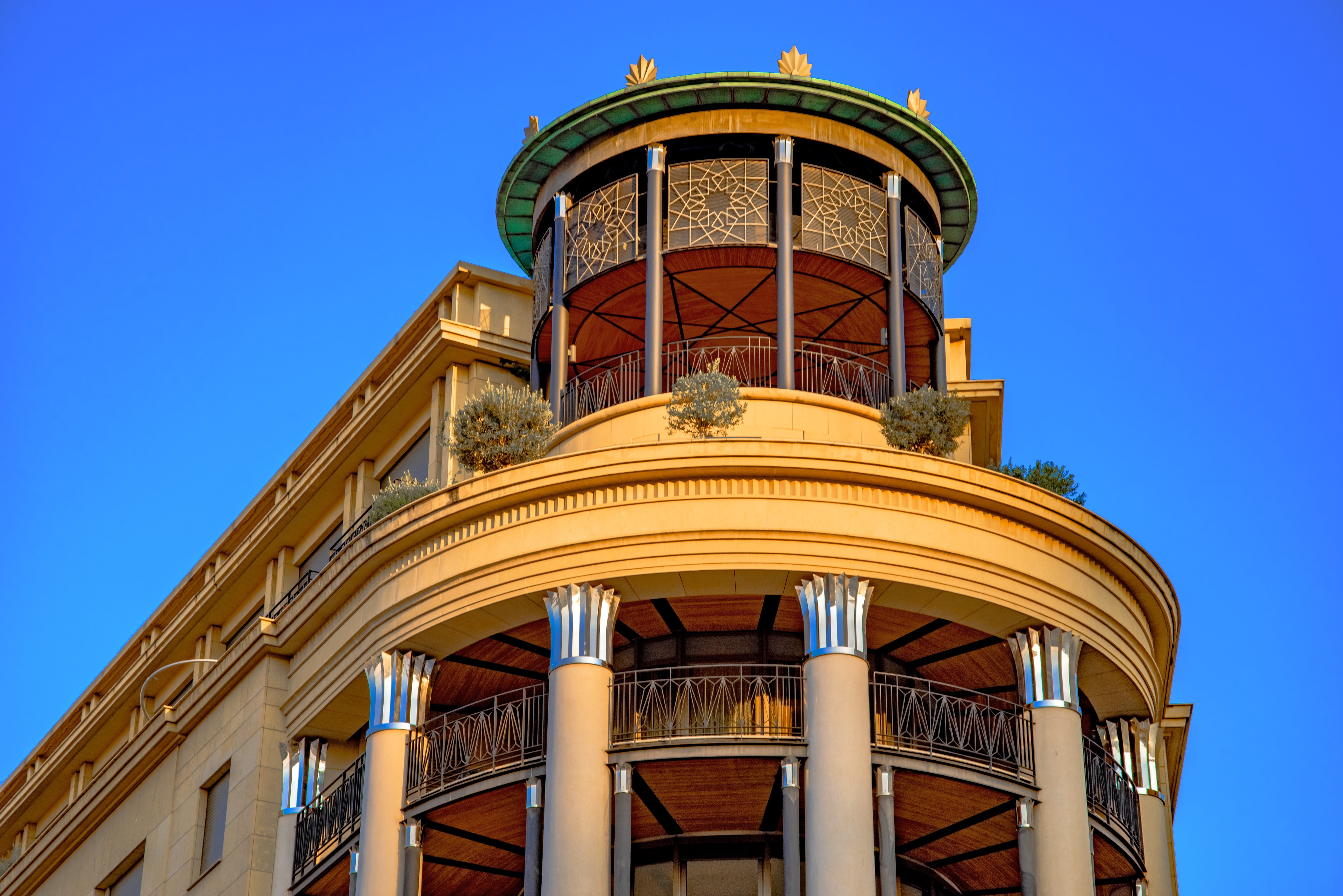 outdoors, ancient, window, column, building, travel destinations, 5K, city, sky, architectural column, government, historic, yellow, low angle view, sunlight, HD Wallpaper