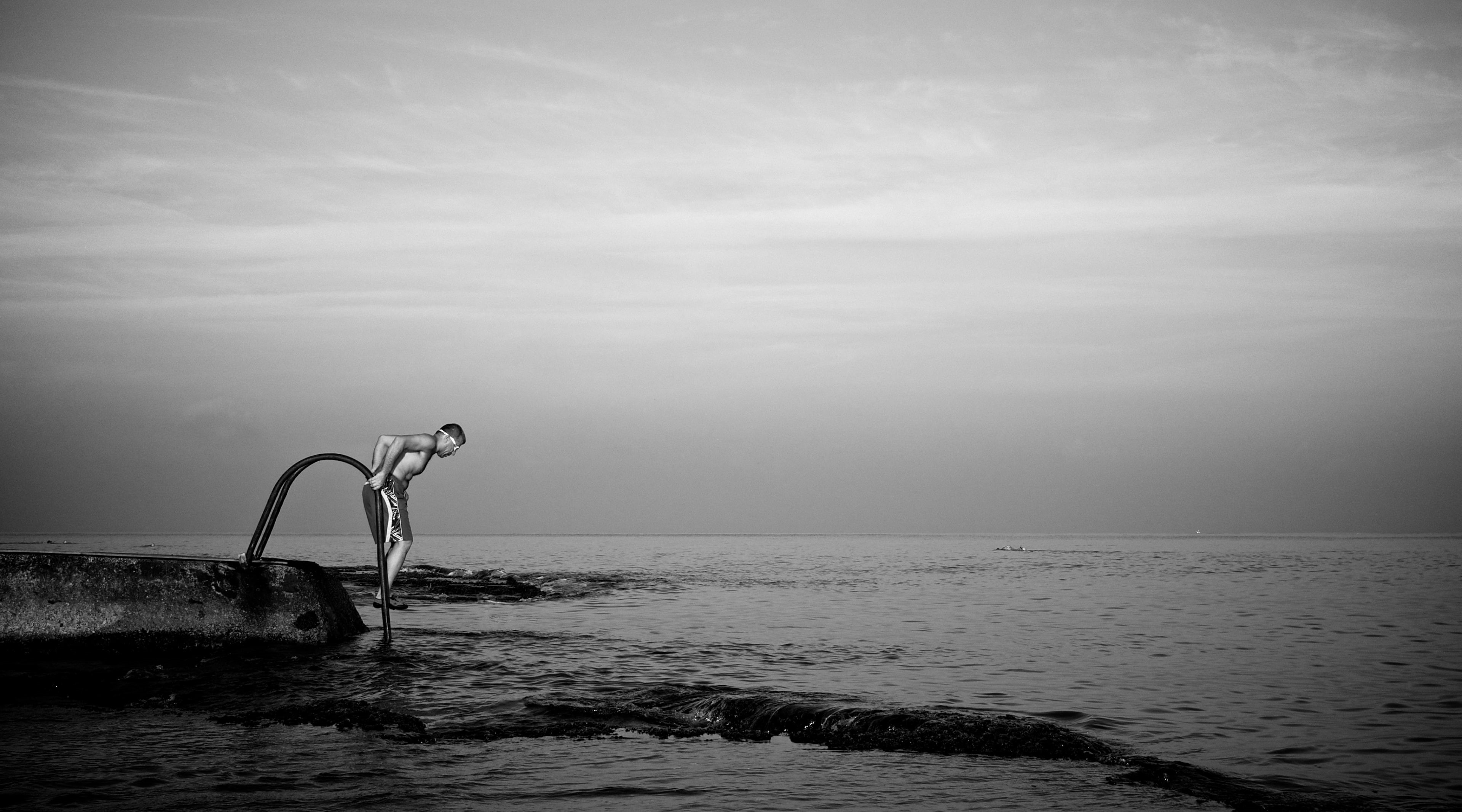 non-urban scene, horizon, bayrut, no people, water, land, pool, outdoors, white, black, nature, tranquil scene, sky, scenics - nature, beauty in nature, HD Wallpaper