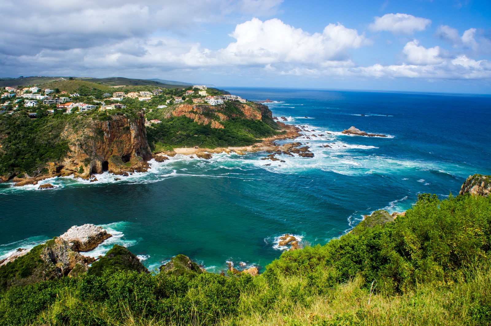 rock formation, sky, rock - Object, nature, green, white, Knysna, cliff, Indian Ocean, Featherbed, formation, white sky, green grass, brown, Nature Reserve, HD Wallpaper