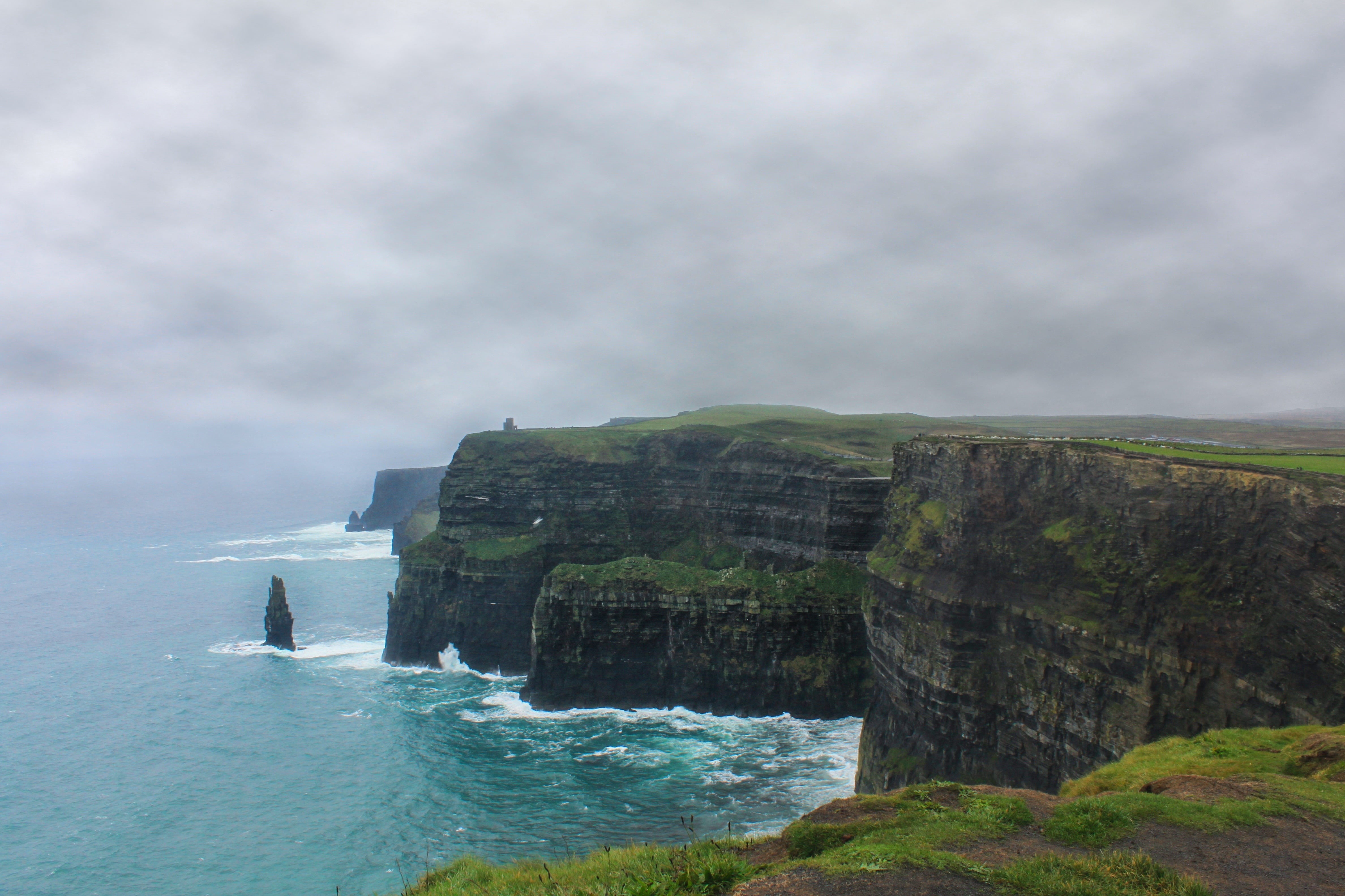 grass, green, scenics, body, 4K, coastline, atlantic Ocean, cliffs of Moher, cumulonimbus, rock - Object, nature, cliff, water, near, sea, cloud, HD Wallpaper