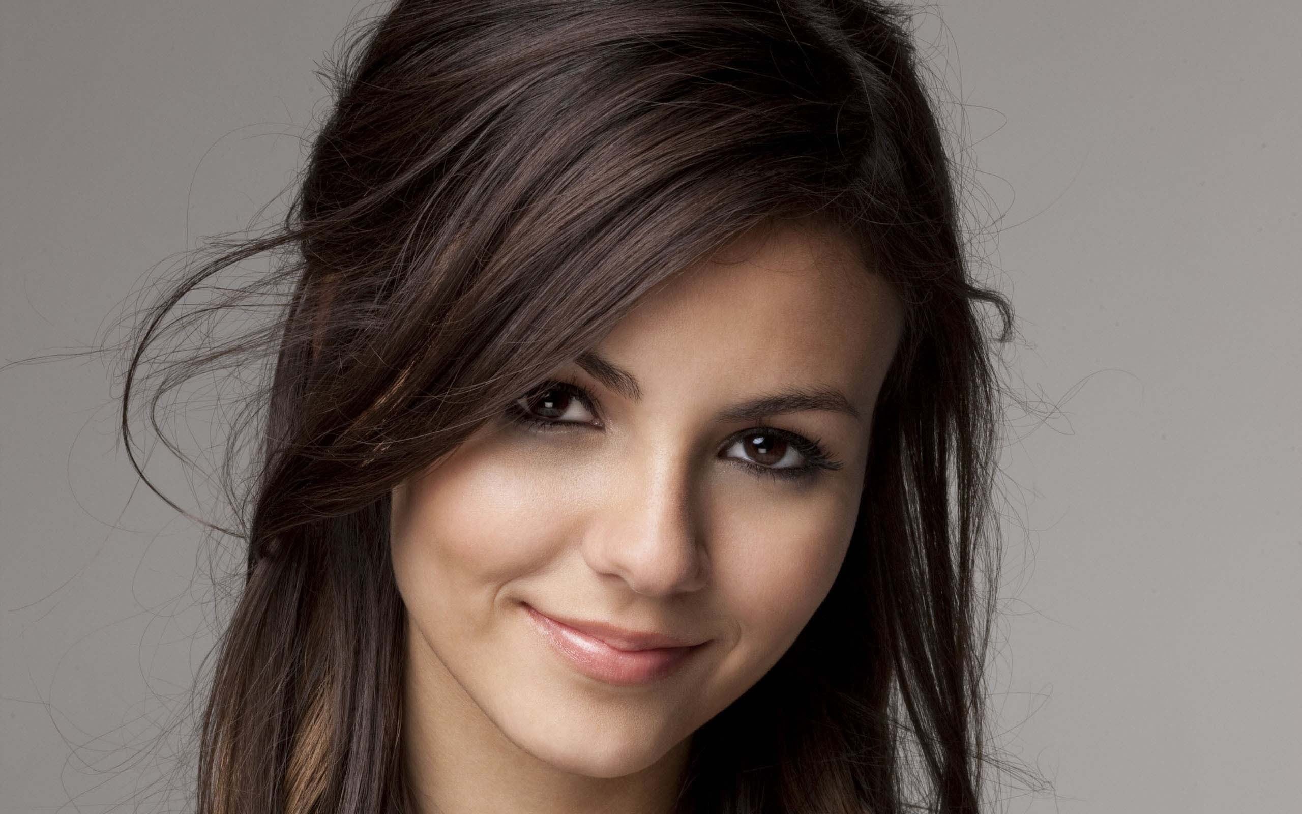 young adult, beautiful woman, indoors, model, human hair, headshot, smiling, Victoria Justice, one person, beauty, young women, face, adult, teenager, long hair, HD Wallpaper
