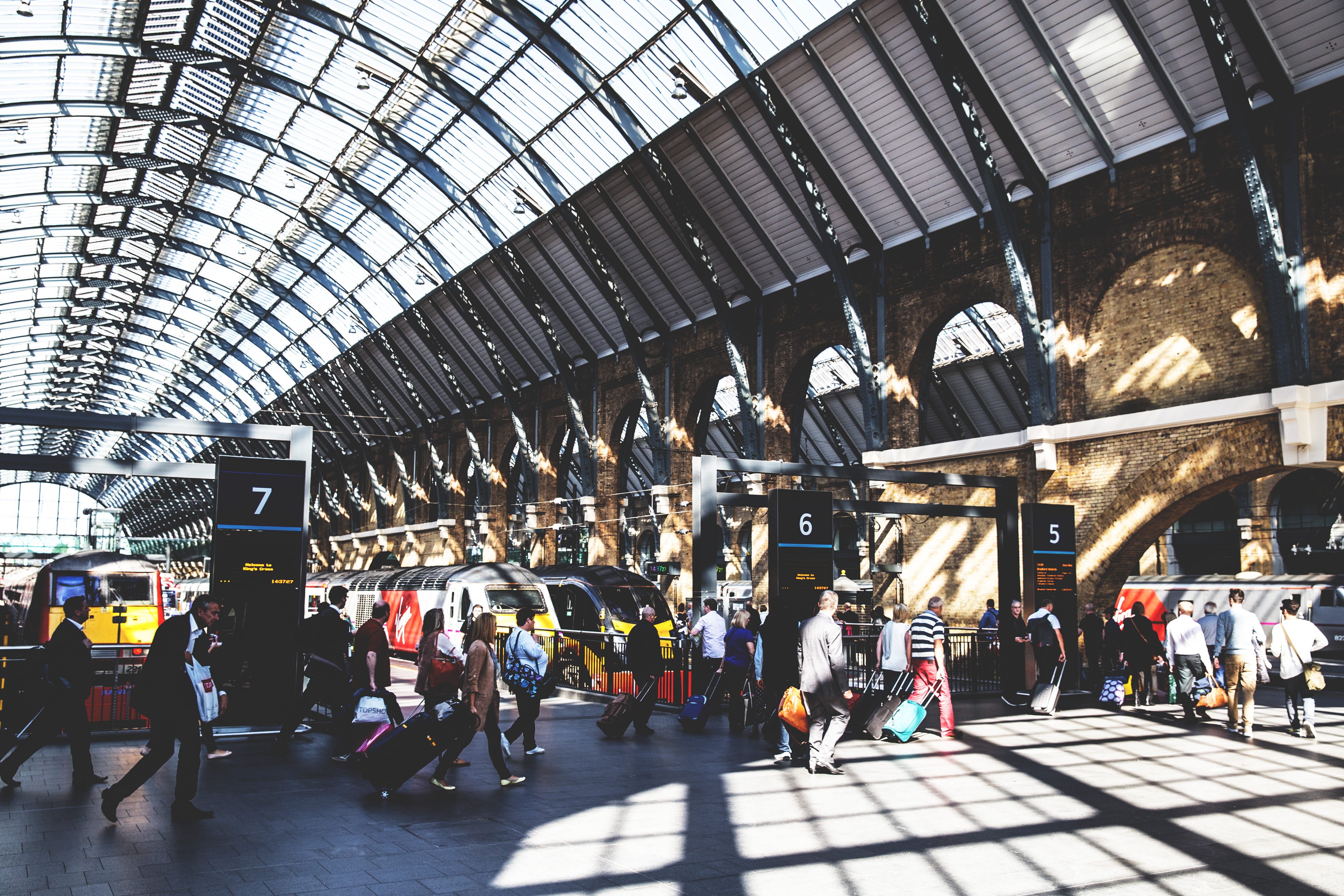 indoors, 4K, crowd, public transportation, railway station, airport, cross, Canon 6D, adult, men, people, DSLR, passengers, modern, ceiling, real people, HD Wallpaper