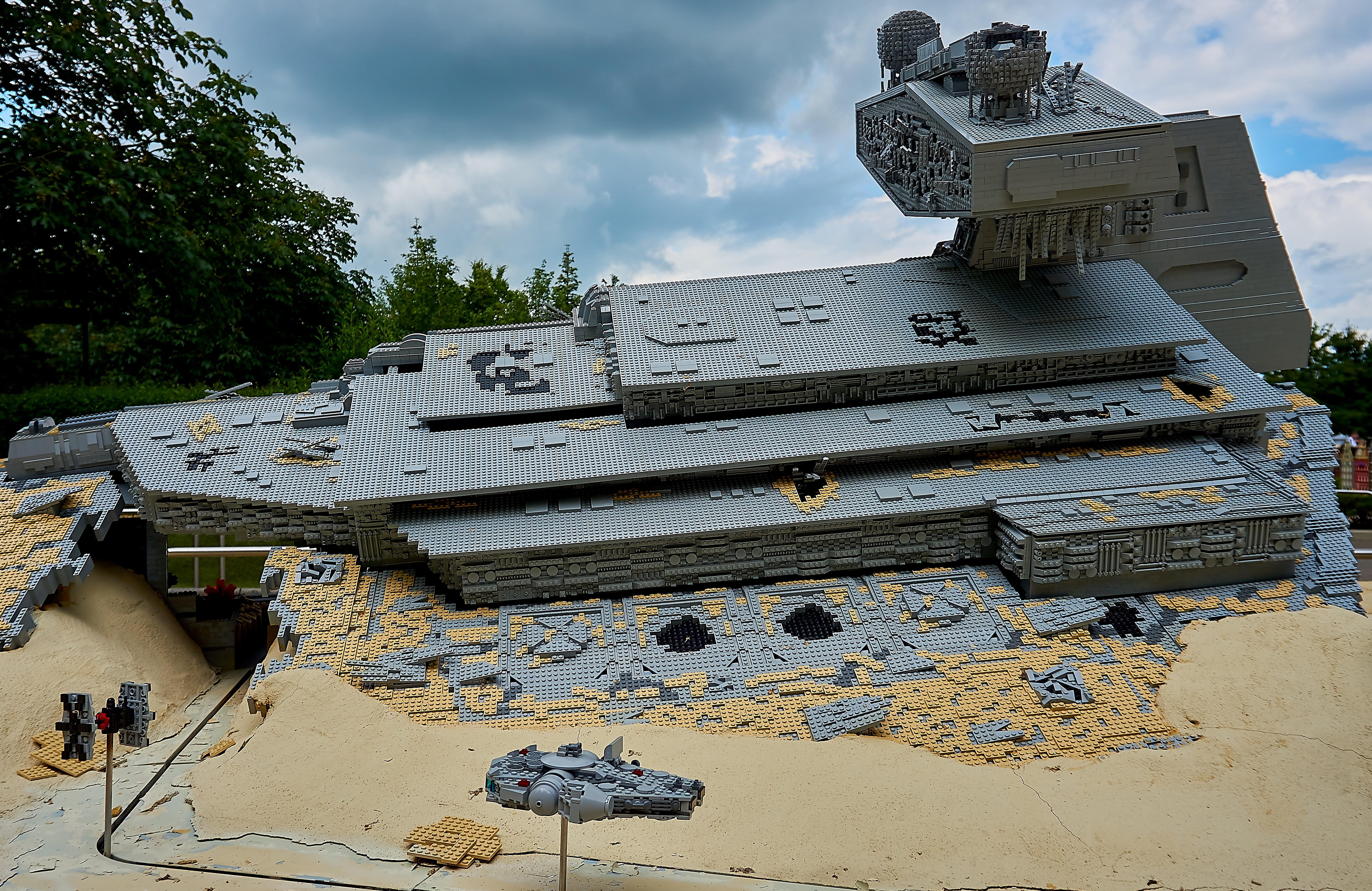 children, incidental people, cloud - sky, skywalker, nature, film, weapons, building, religion, legoland, robot, science fiction, starwars, lego blocks, HD Wallpaper