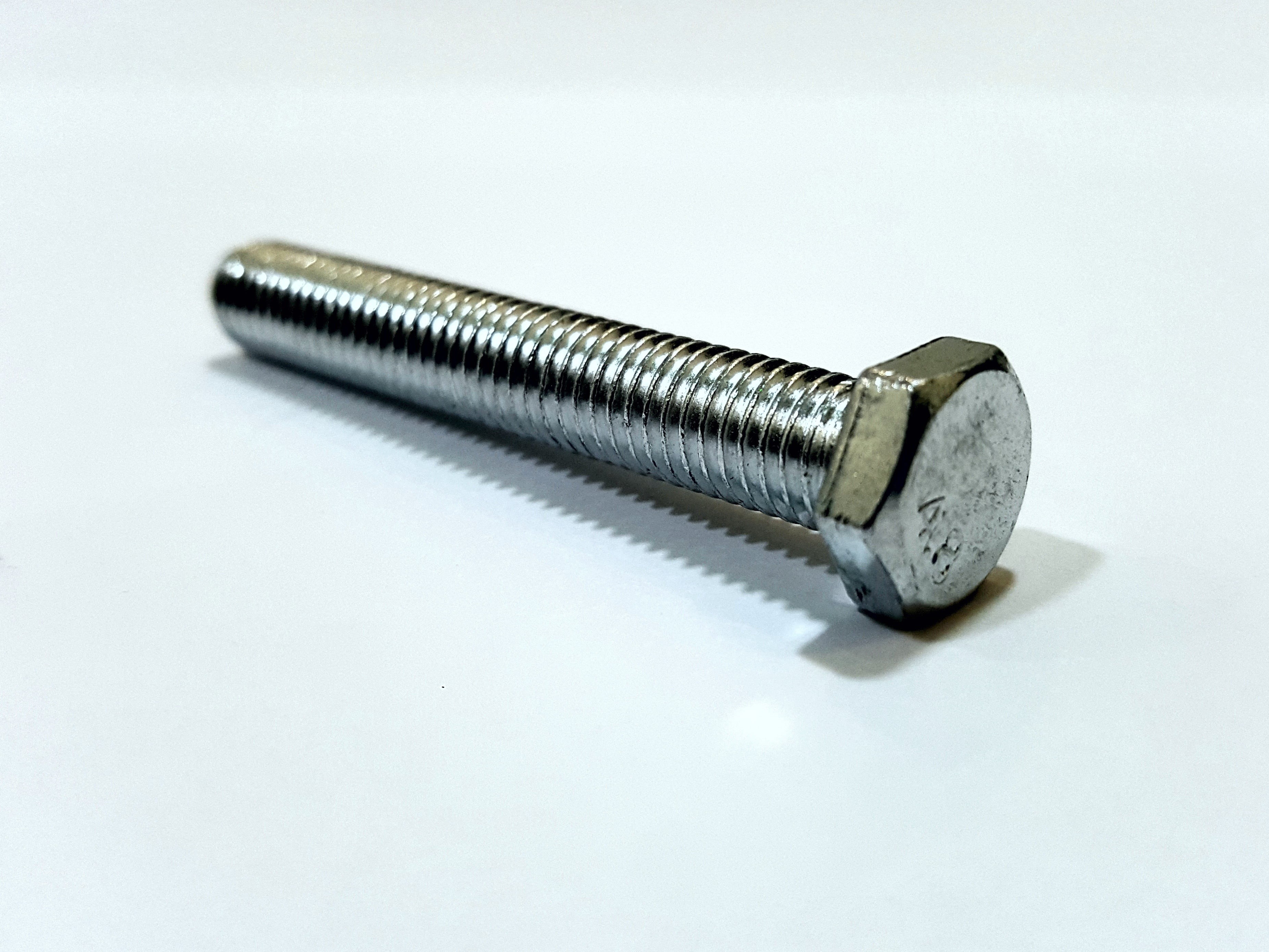 equipment, alloy, metal, studio shot, screw, metallic, business, sharp, bolt, industrial, zinc, indoors, copy space, silver - metal, construction industry, HD Wallpaper