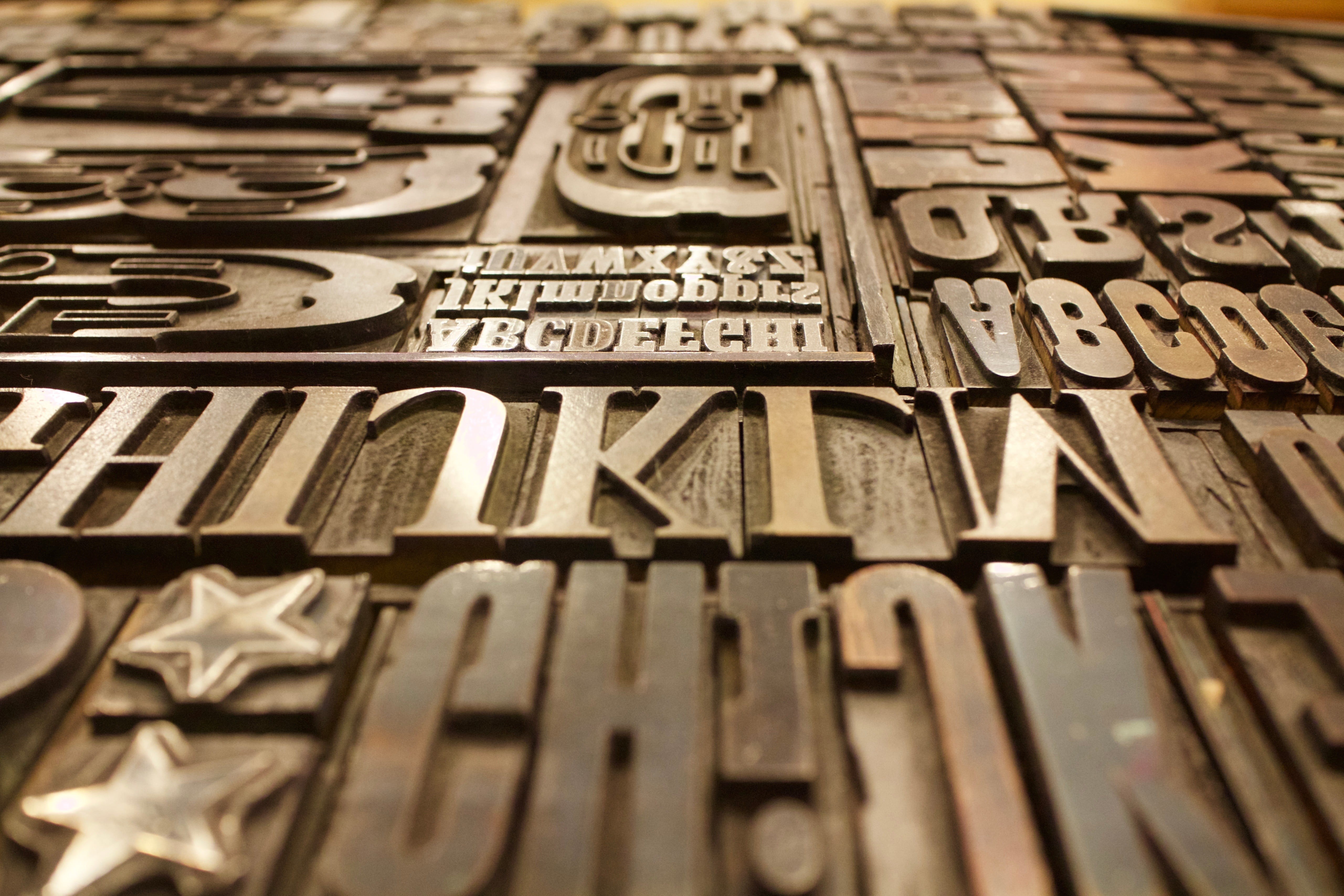 large group of objects, close-up, letters, typeset, wood - material, communication, style, abundance, full frame, 5K, choice, printing, typography, symbol, HD Wallpaper