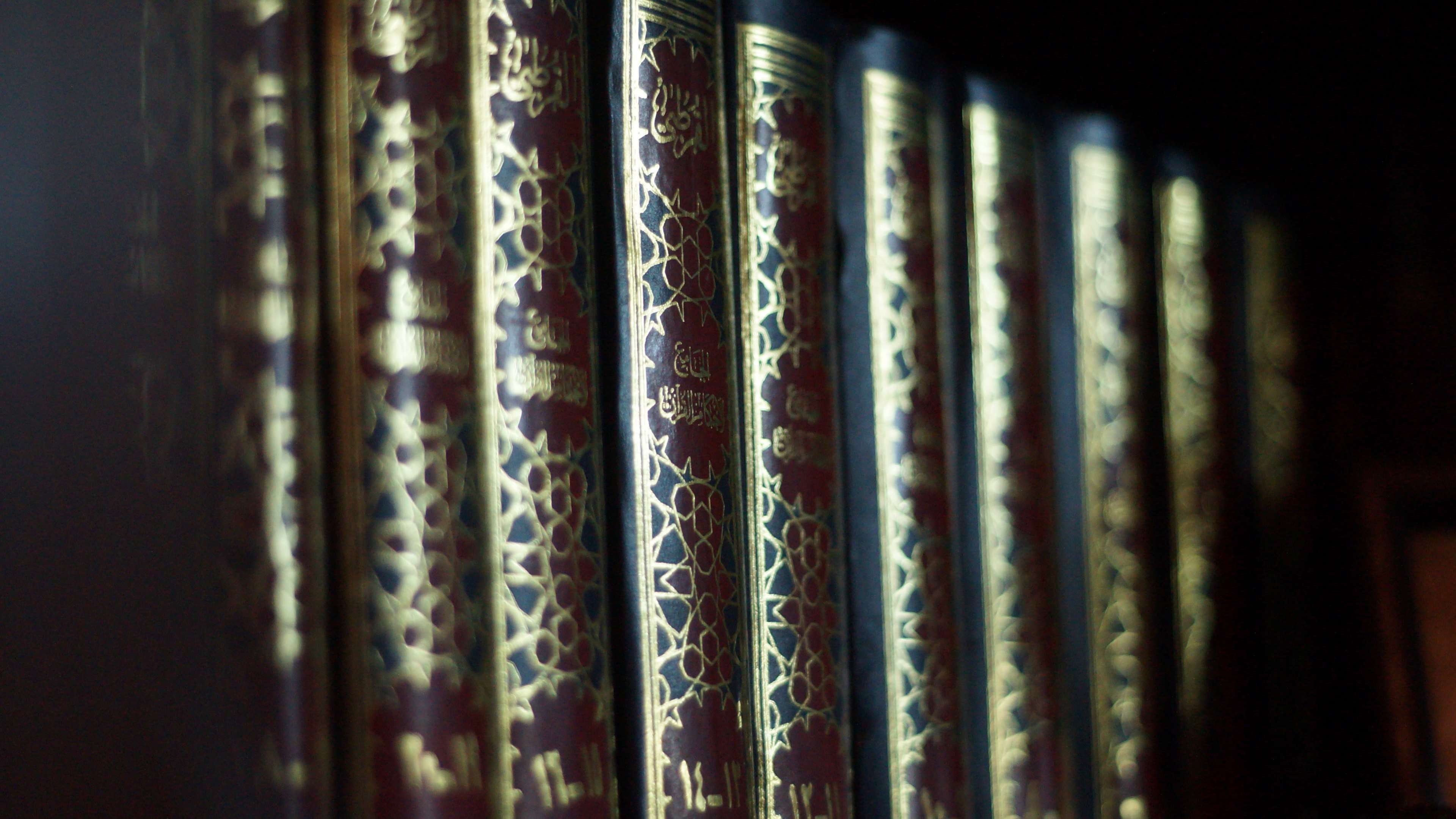 quran, full frame, history, side by side, 4K, antique, learning, book shelves, publication, islamic, education, backgrounds, close-up, library, indoors, HD Wallpaper