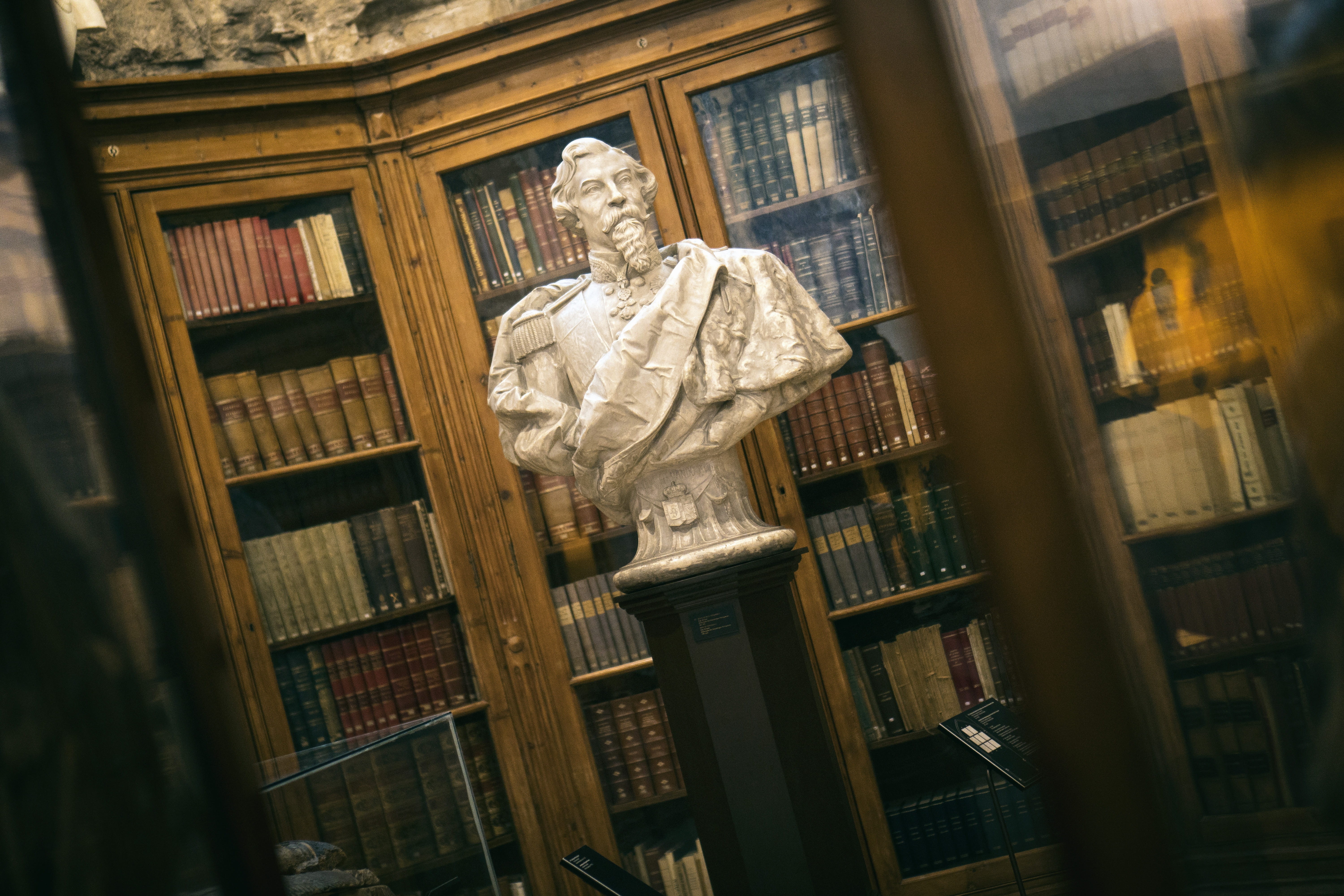 learning, soldier, indoors, lisboa, furniture, statue, different, interior design, education, human representation, 5K, near, the past, art and craft, HD Wallpaper