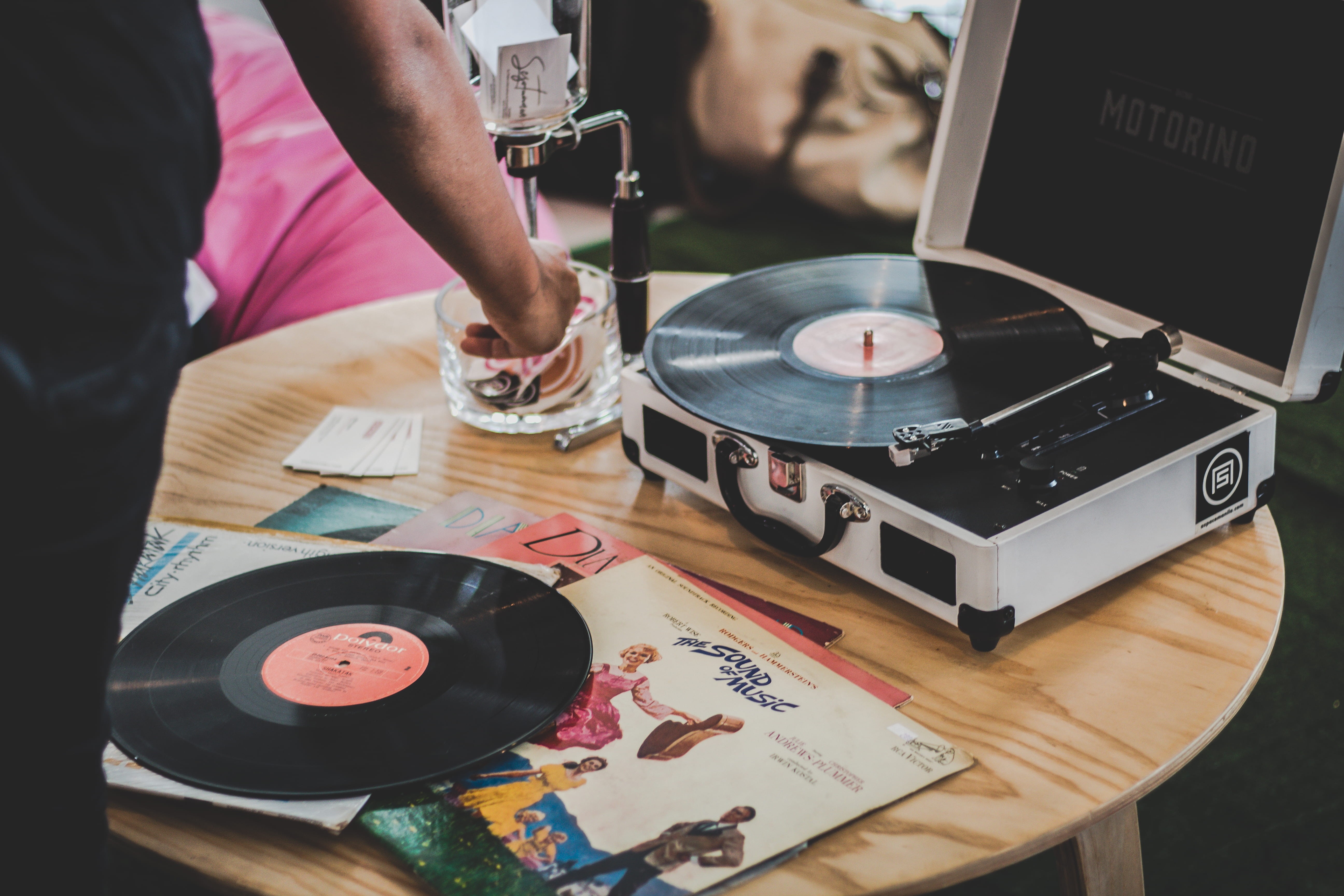 sound, adult, indoors, brown, magazines, human body part, technology, near, music player, equipment, close-up, phonograph record, data, entertainment, turntable, HD Wallpaper