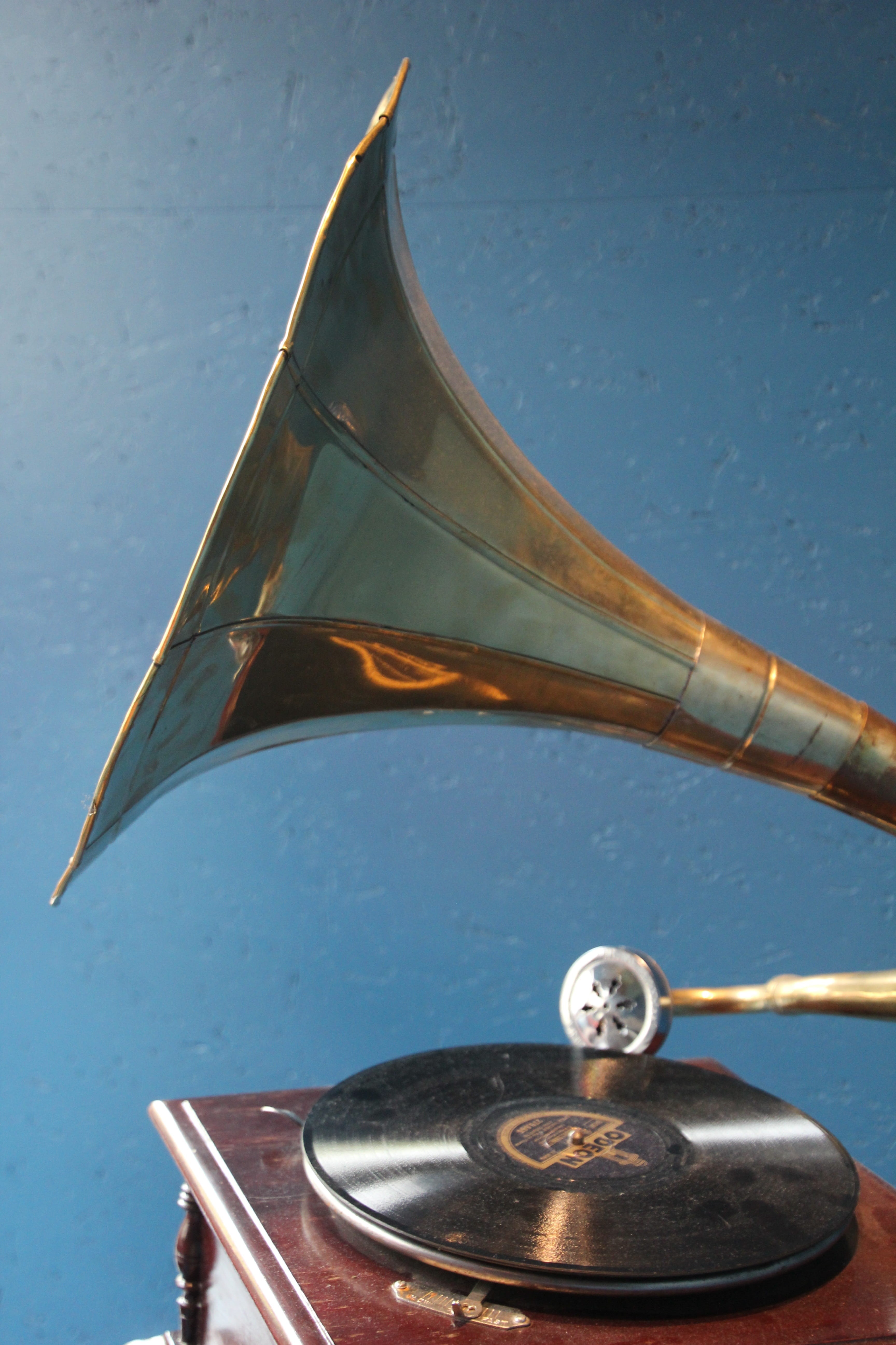 Record, sunlight, blue, Gramophone, vintage, listen to music, day, nautical vessel, retro styled, water, bell, no people, focus on foreground, Turntable, Phone HD Wallpaper