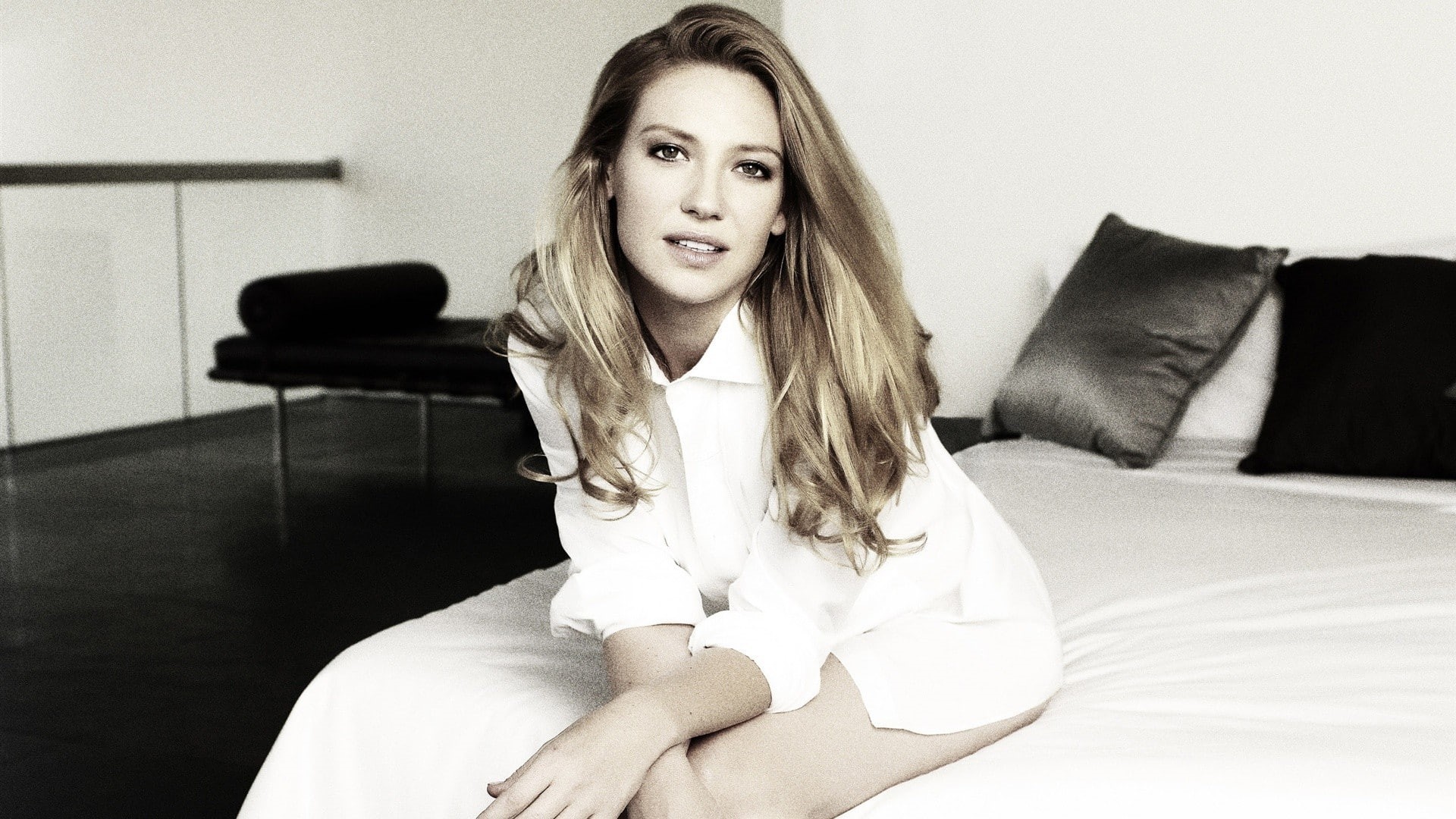 furniture, home interior, actress, blonde, looking at camera, Fringe (TV series), real people, indoors, Anna Torv, domestic room, 1080P, beautiful woman, HD Wallpaper