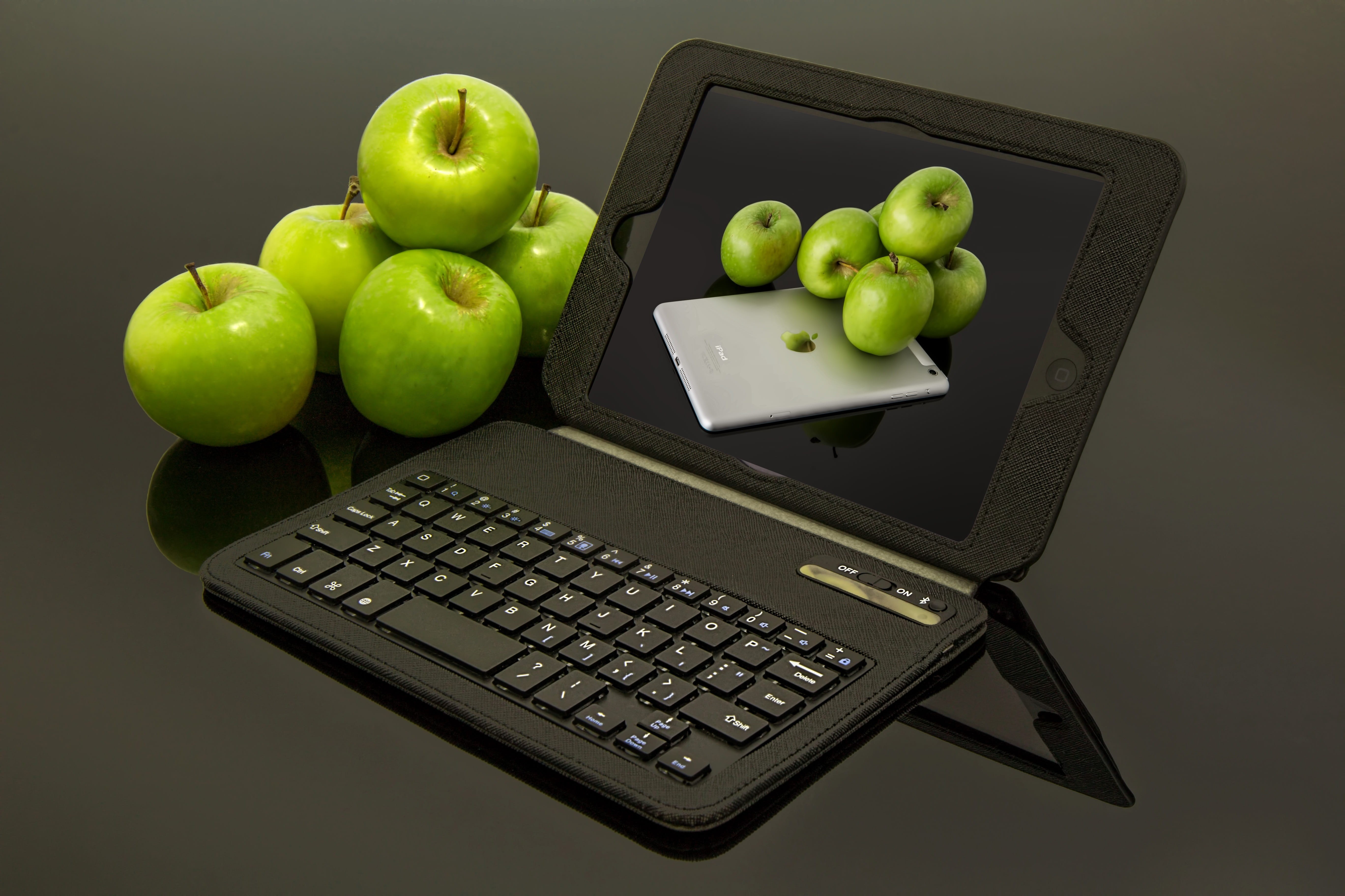 freshness, compute, apple ipad, web, food, healthy eating, wireless, apple - fruit, green, mobility, snack, technology, business, apples, 5K, computer, HD Wallpaper