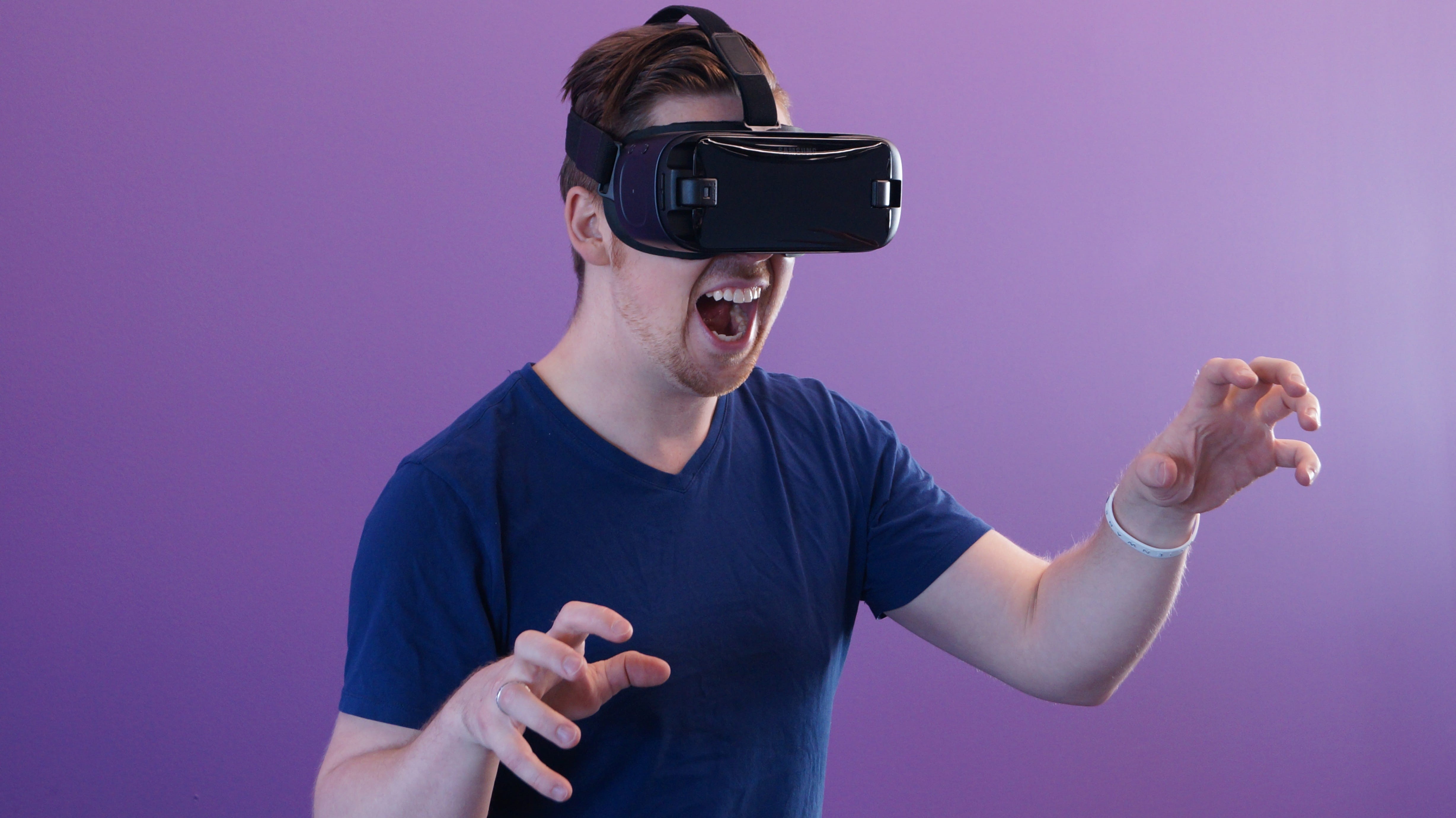 colored background, human body part, mouth open, wireless technology, man, human arm, mouth, virtual reality simulator, adult, vr, glasses, one person, HD Wallpaper