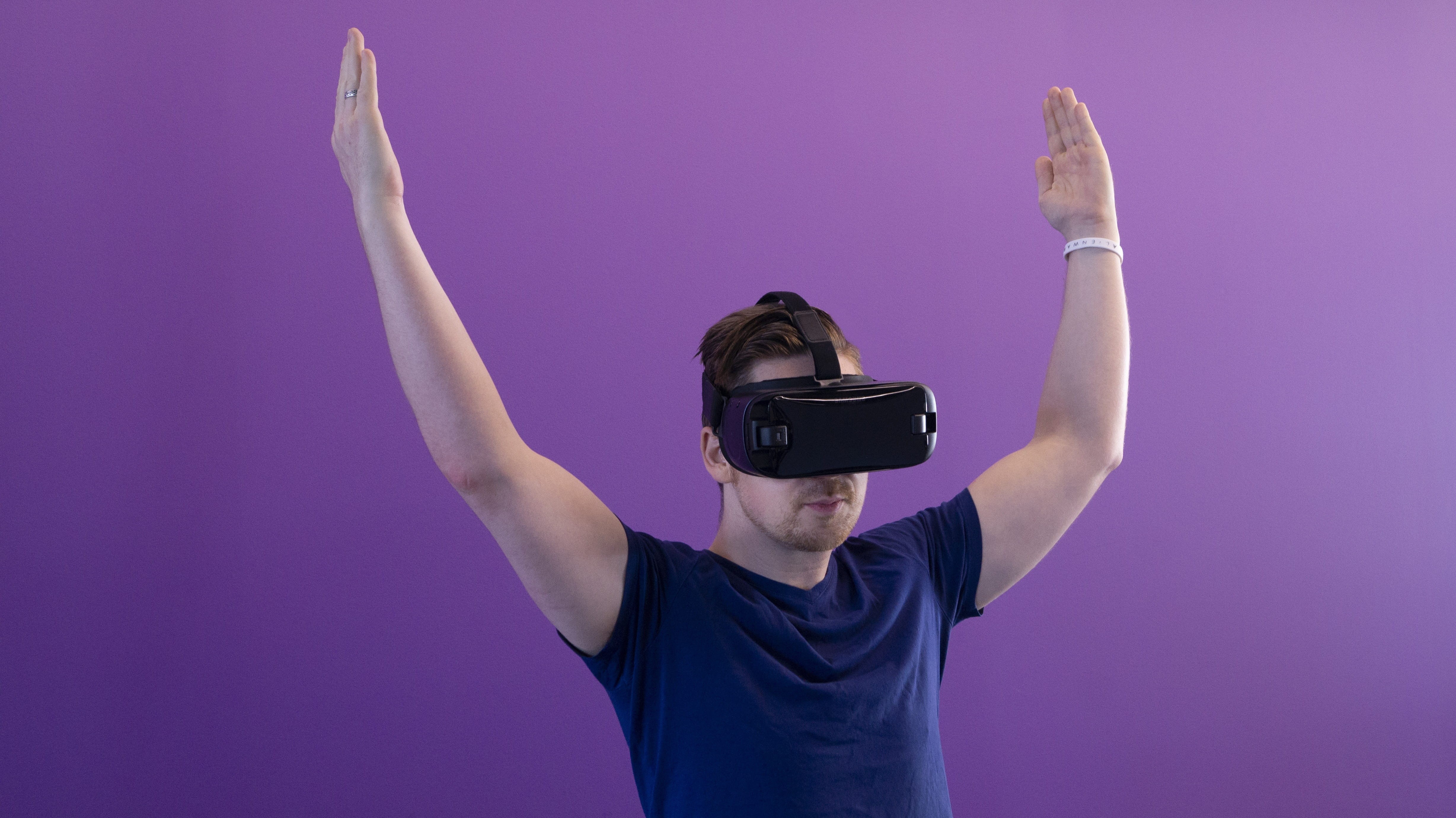 waist up, arms raised, body part, innovation, teenager, technology, futuristic, indoors, human arm, vr, front view, women, hand raised, human body part, HD Wallpaper