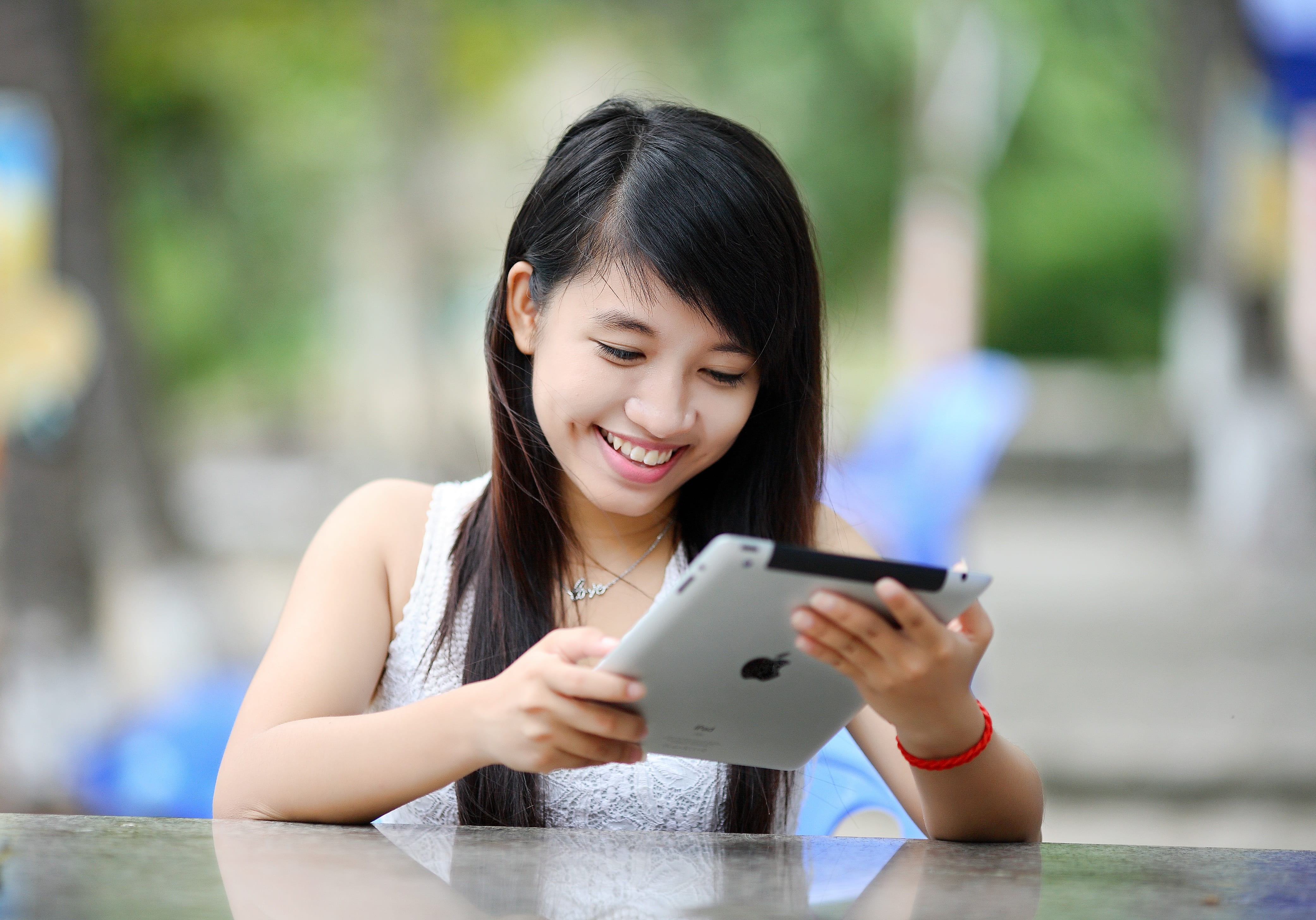 device, adult, internet, holding, 4K, female, touch, handsome, table, caucasian, focus on foreground, display, leisure, young, people, portable, park, HD Wallpaper