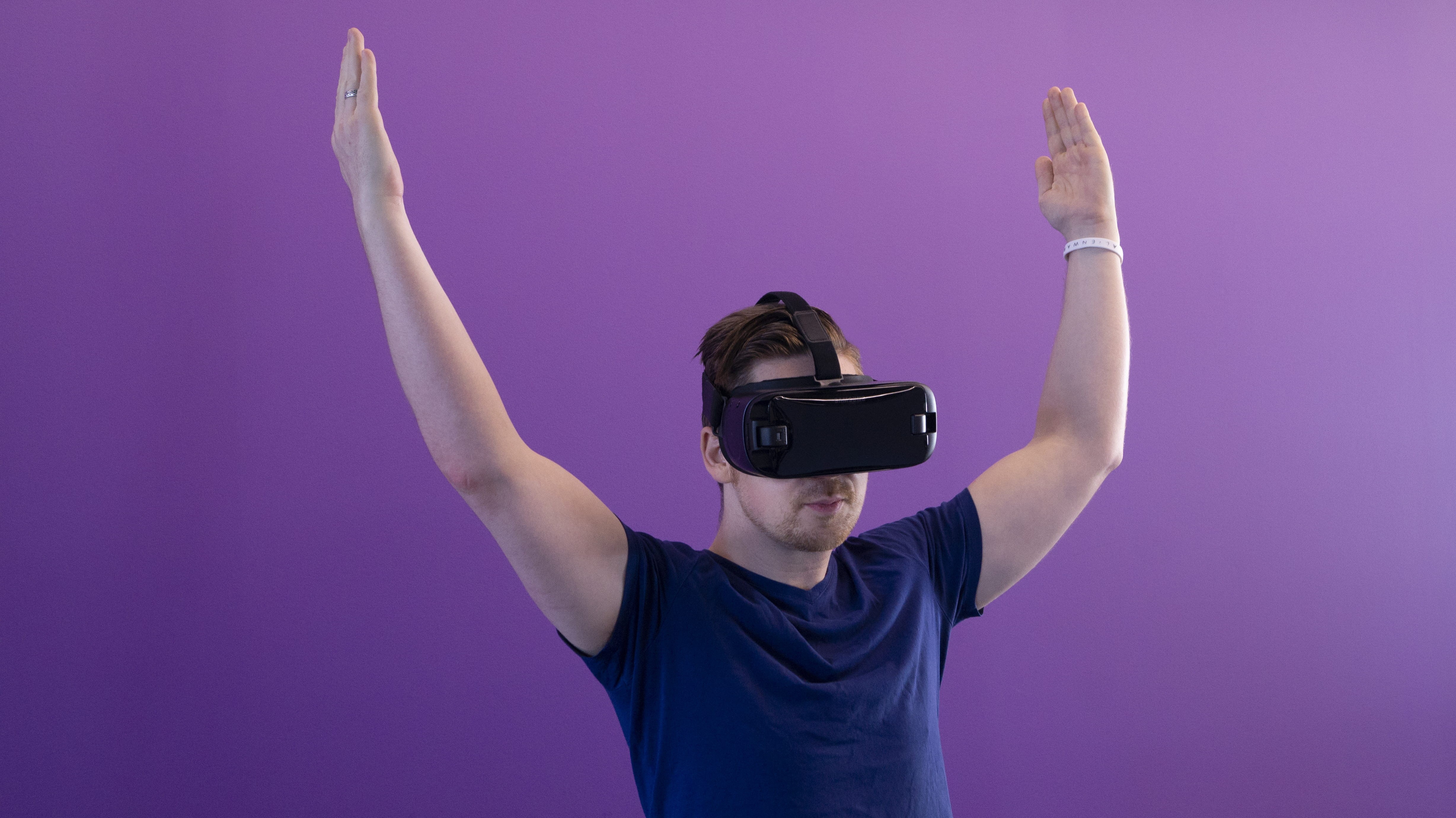 enjoyment, limb, reality, person, hairstyle, human arm, 4K, studio shot, photography, virtual reality, arts culture and entertainment, hand raised, front view, HD Wallpaper